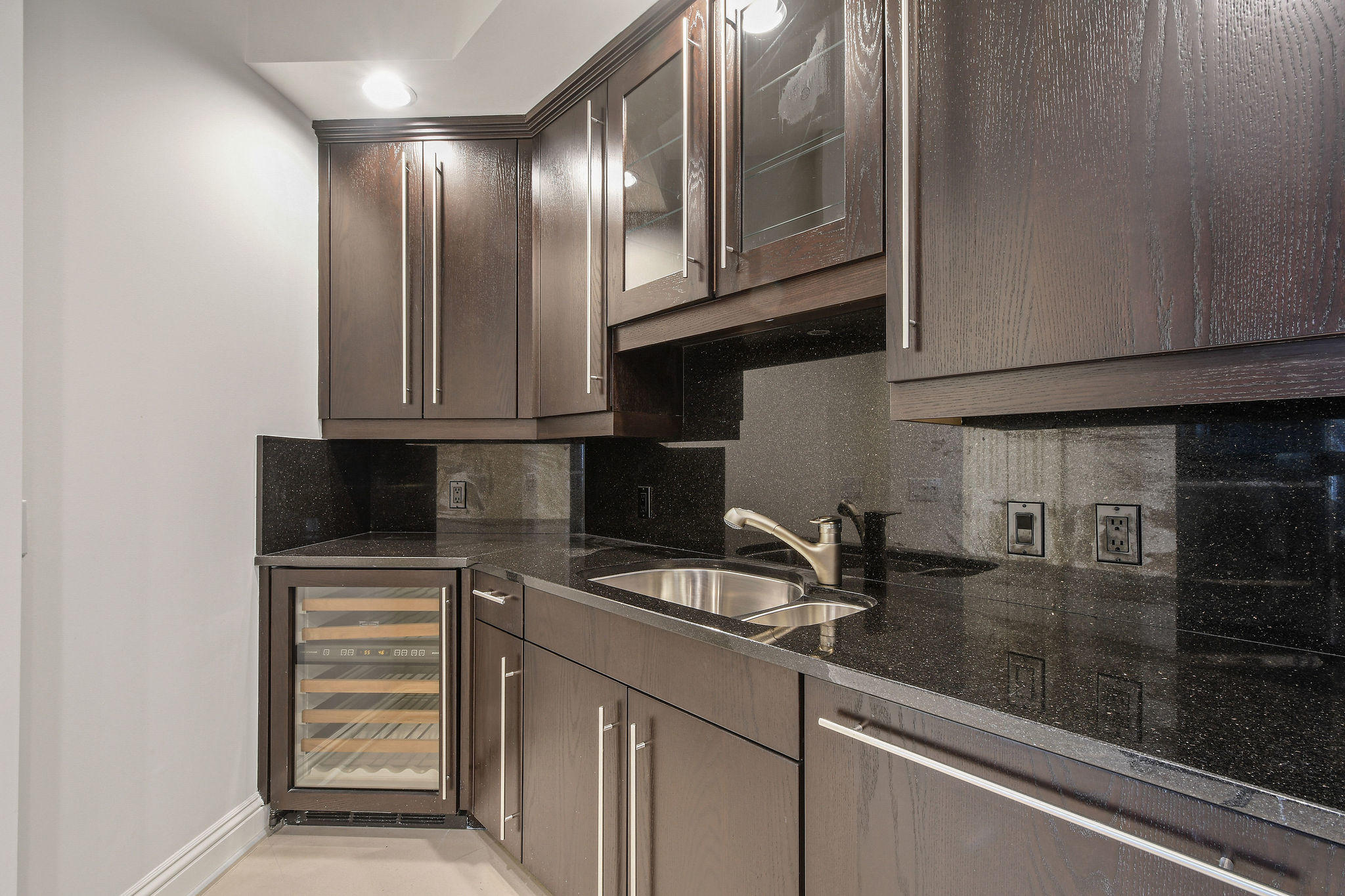 ONE WATERMARK PLACE OF THE PALM BEACHES - Residential