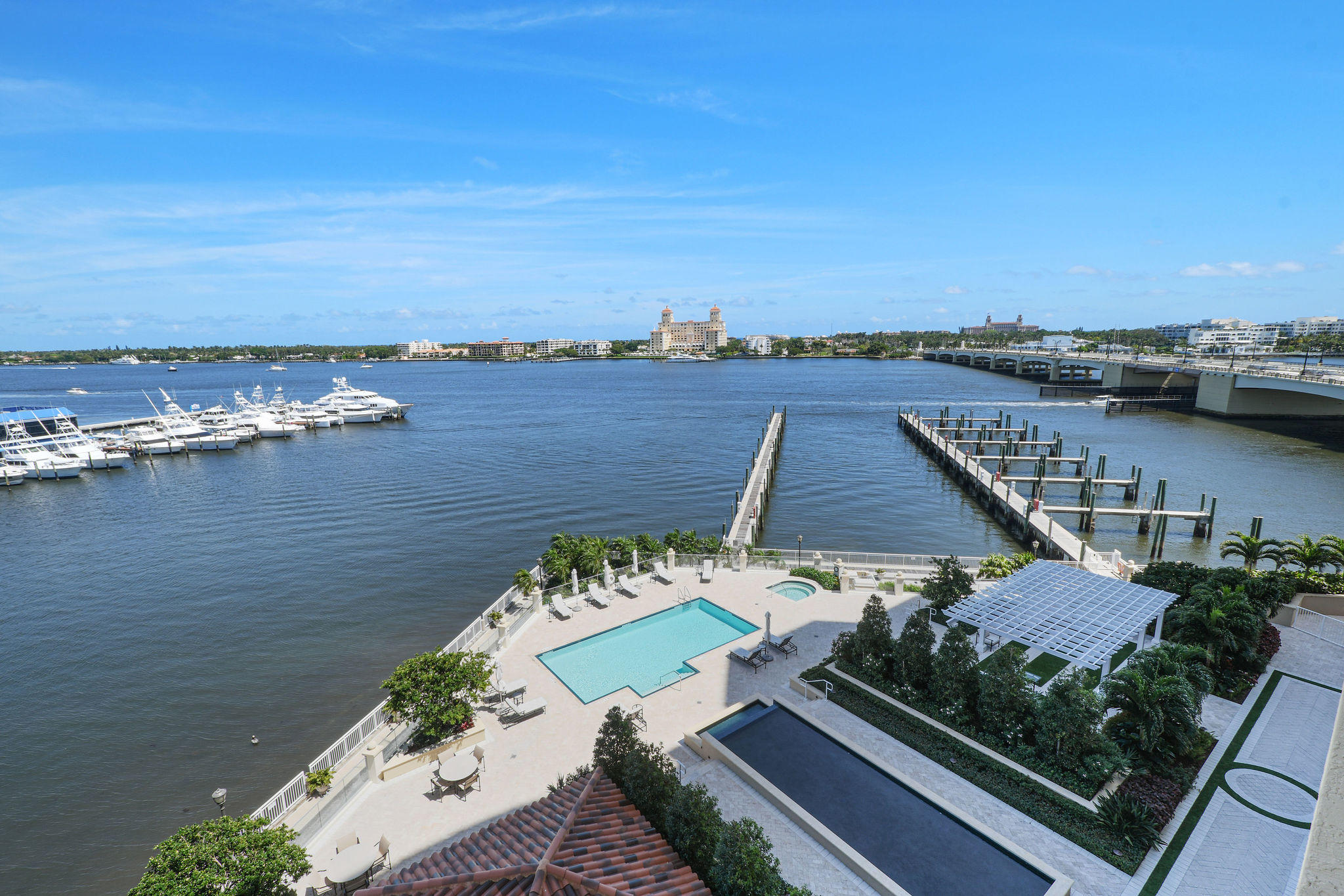 ONE WATERMARK PLACE OF THE PALM BEACHES - Residential