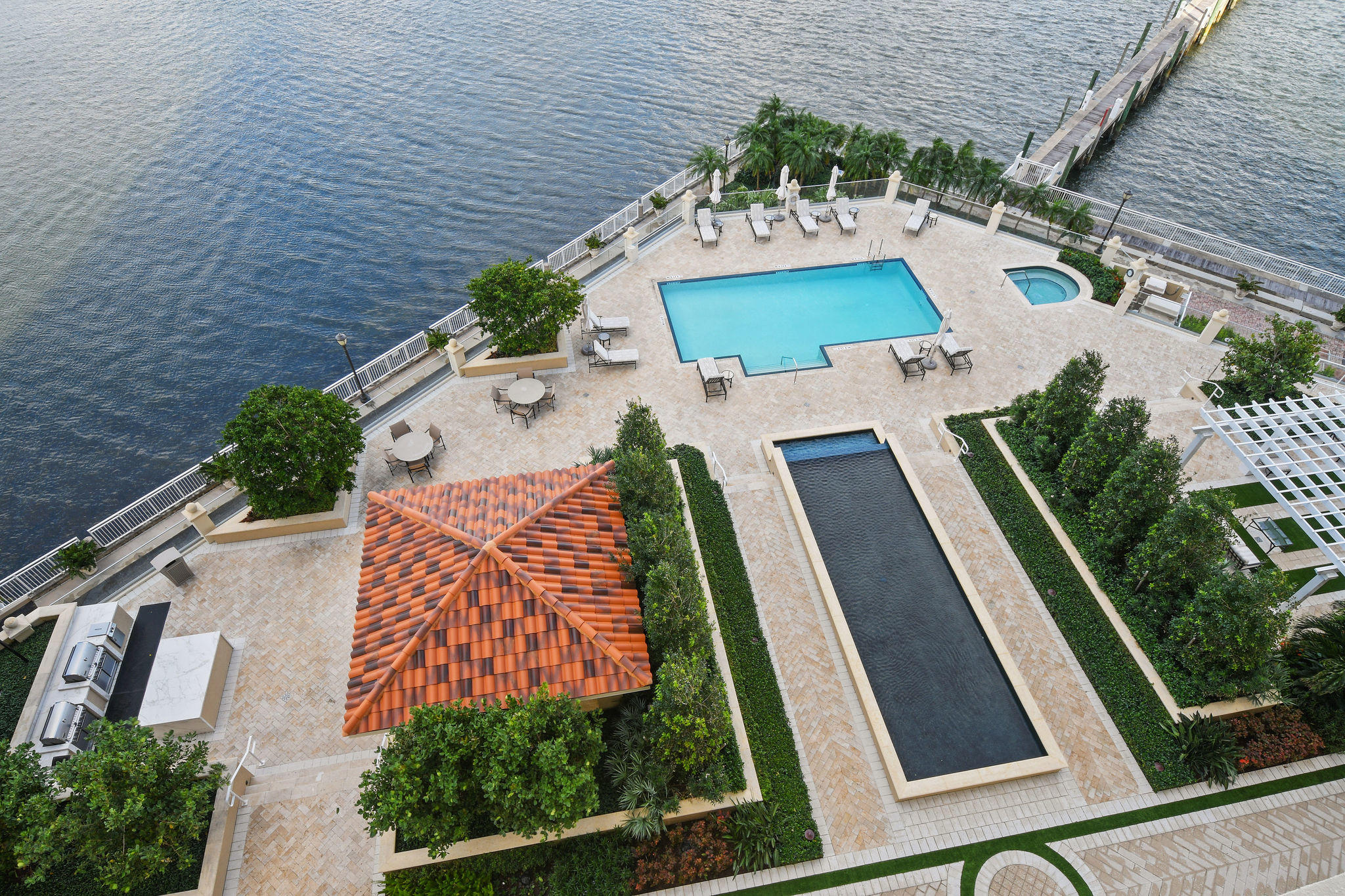 ONE WATERMARK PLACE OF THE PALM BEACHES - Residential
