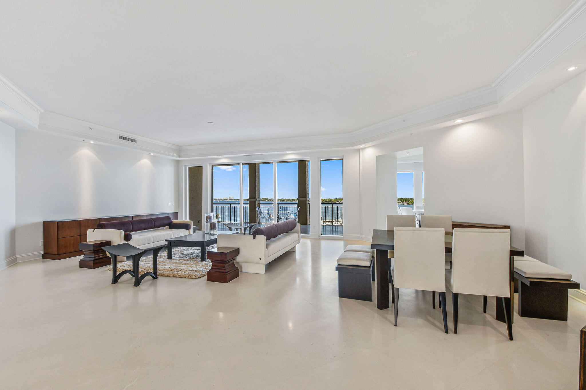 ONE WATERMARK PLACE OF THE PALM BEACHES - Residential