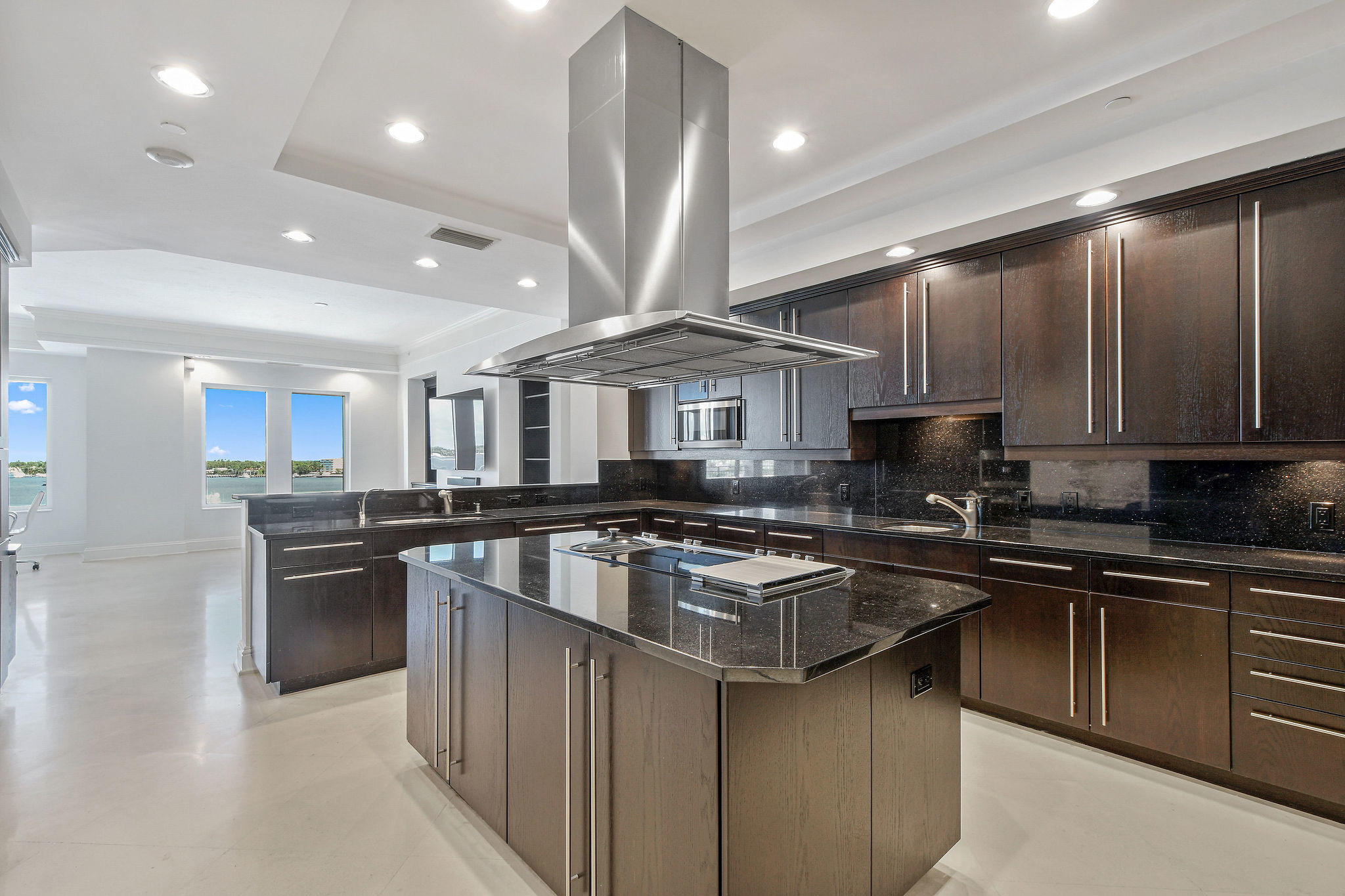 ONE WATERMARK PLACE OF THE PALM BEACHES - Residential