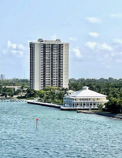 PALM BEACH HOUSE CONDO - Residential Lease