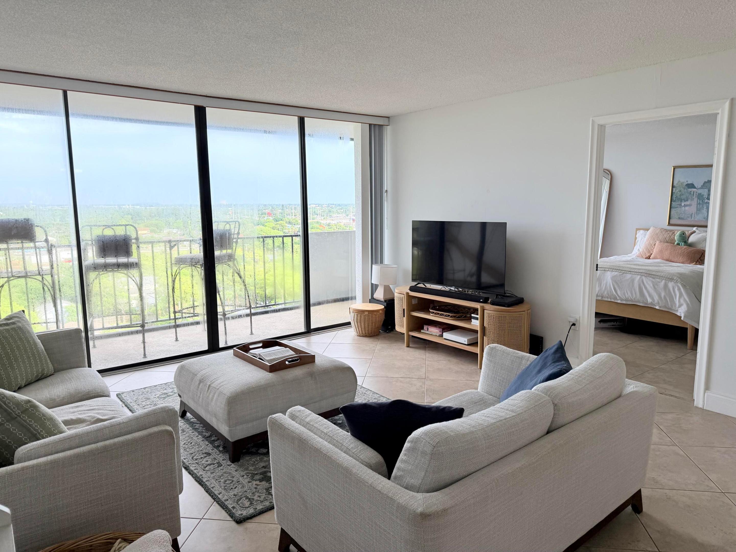 PALM BEACH HOUSE CONDO - Residential Lease