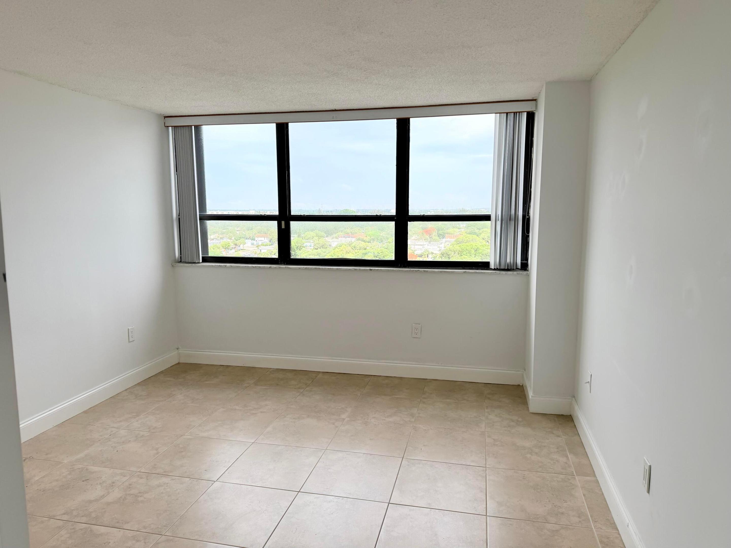 PALM BEACH HOUSE CONDO - Residential Lease
