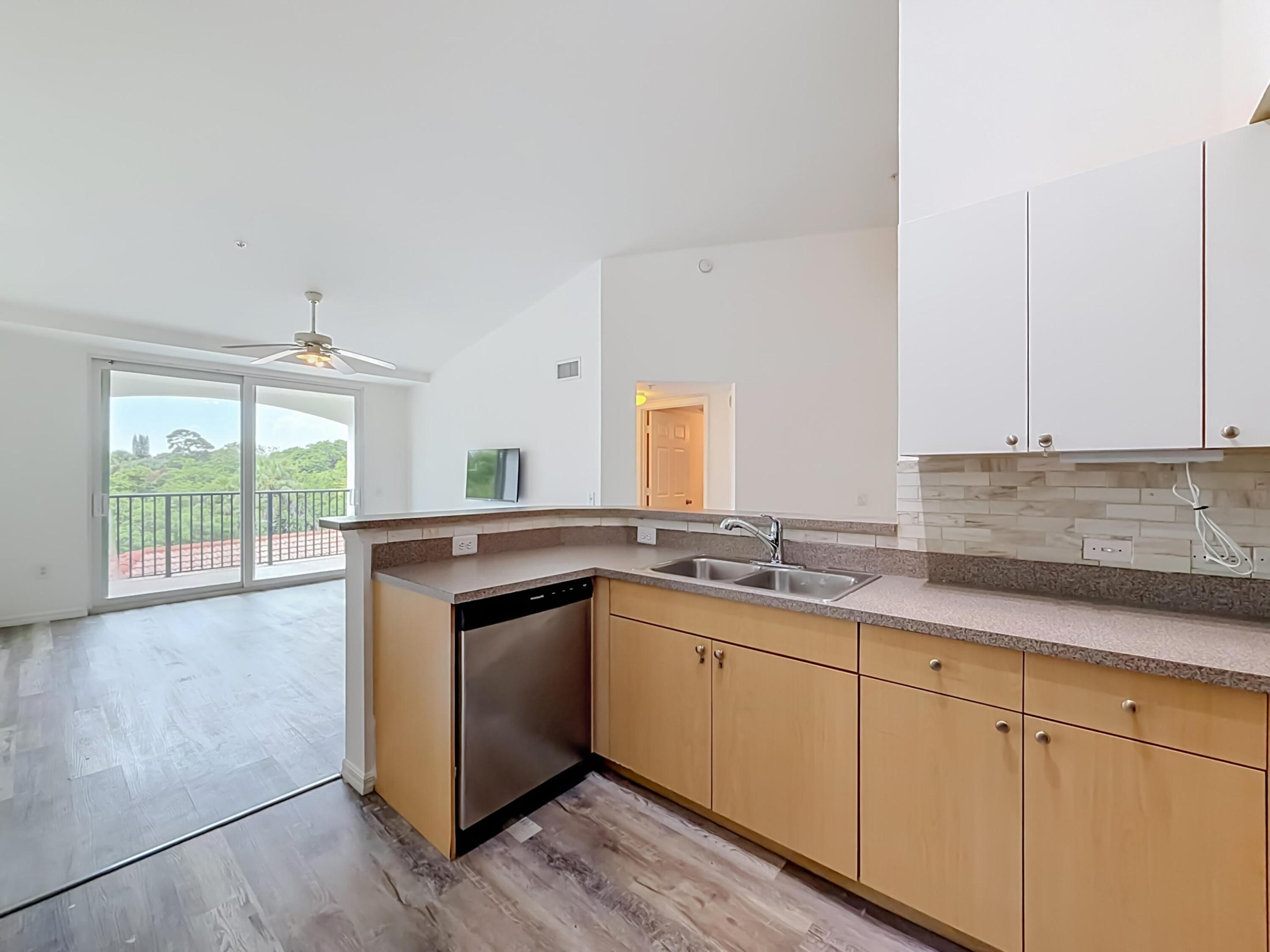 VILLA DEL SOL CONDO - Residential
