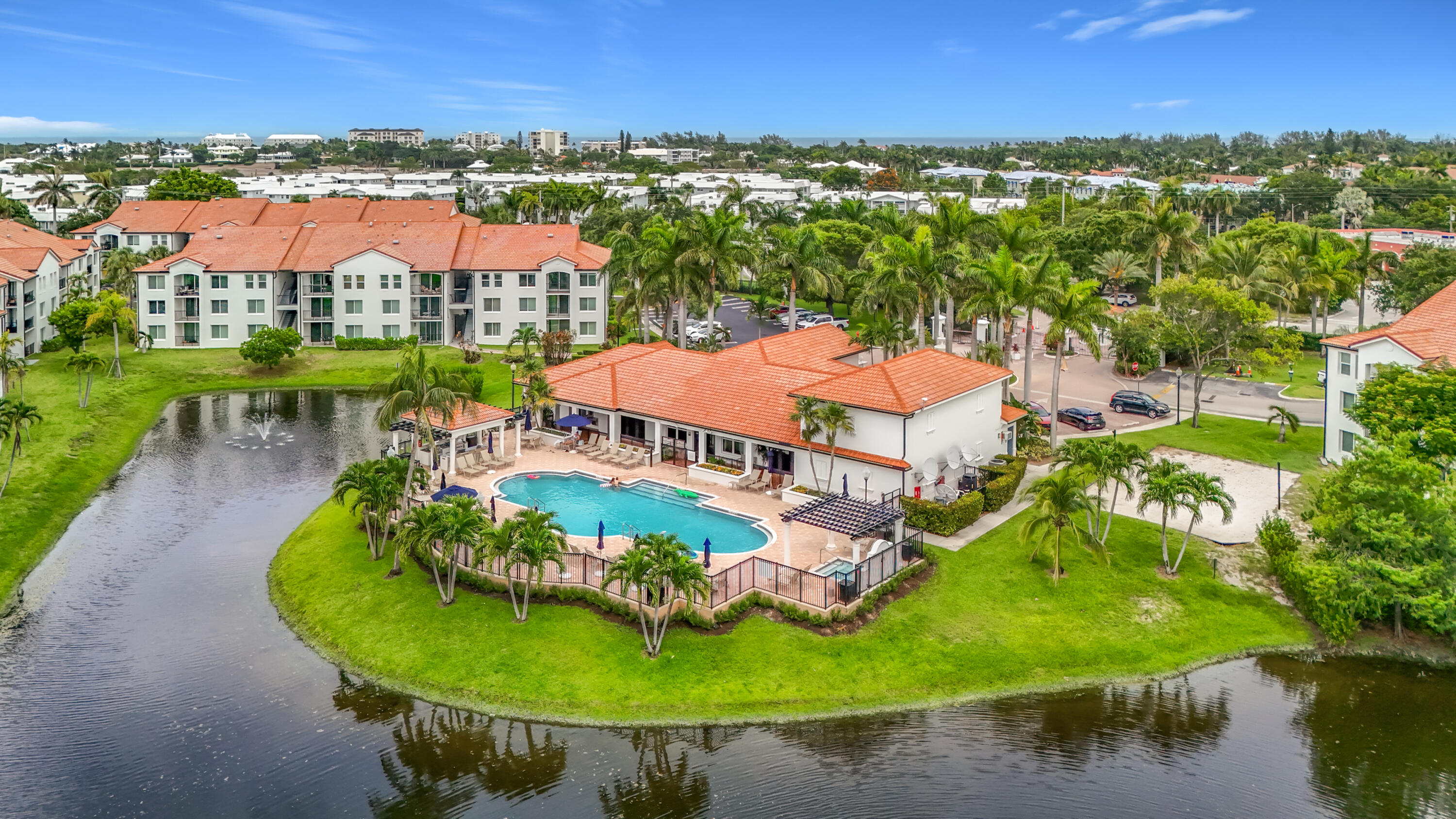 VILLA DEL SOL CONDO - Residential
