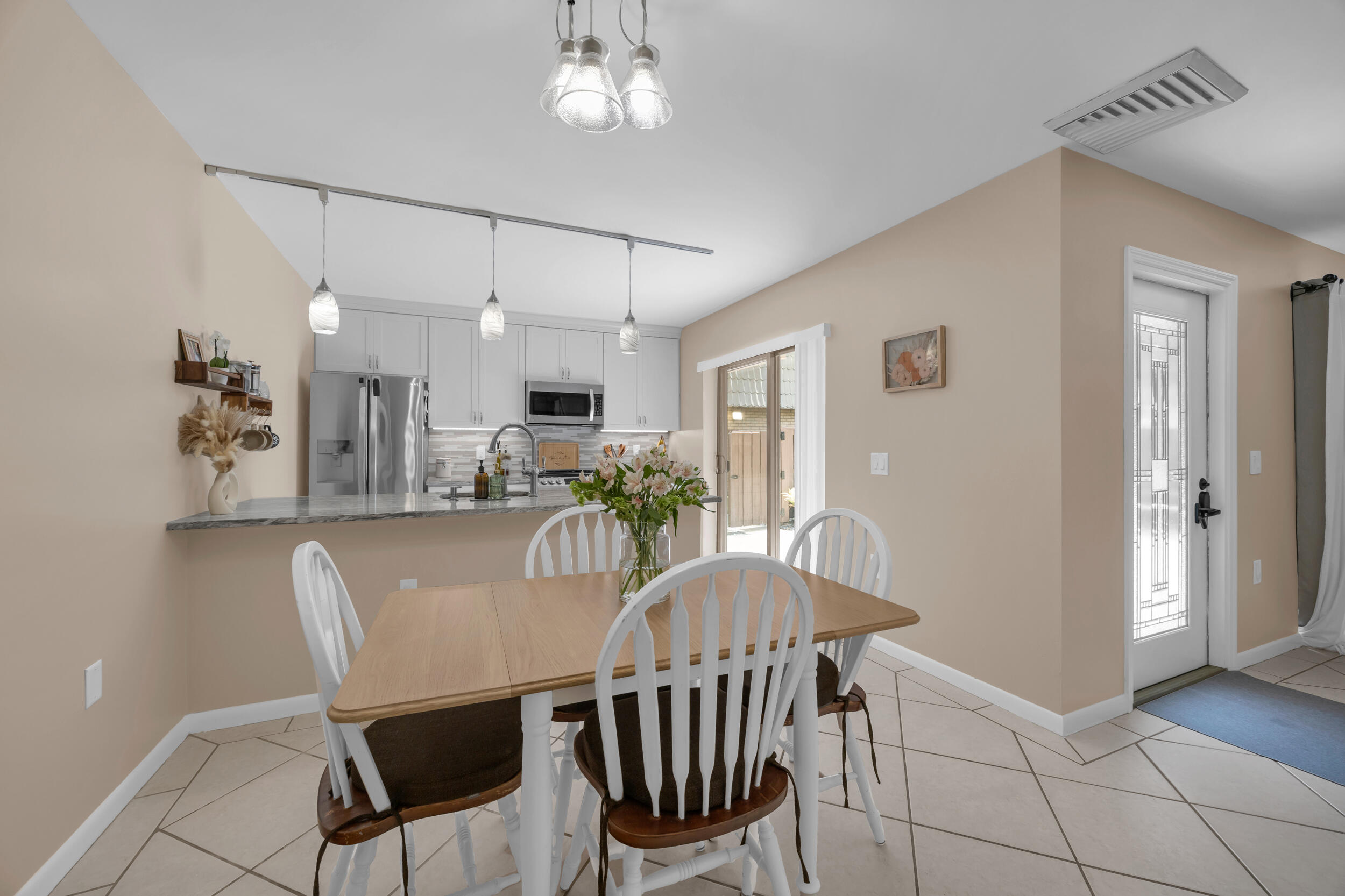 VILLAGE OF SANDALWOOD LAKES SOUTH - Residential