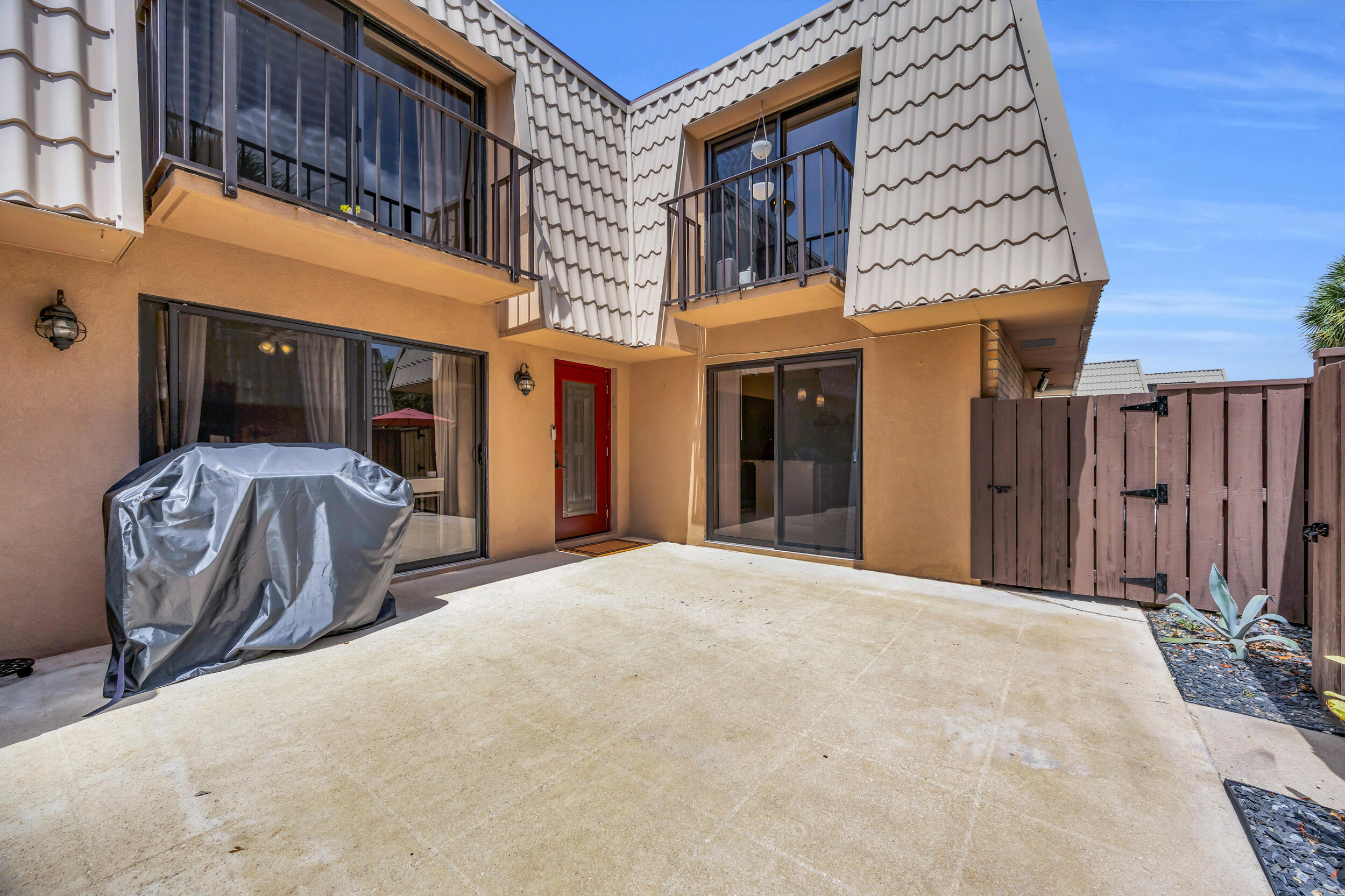 VILLAGE OF SANDALWOOD LAKES SOUTH - Residential