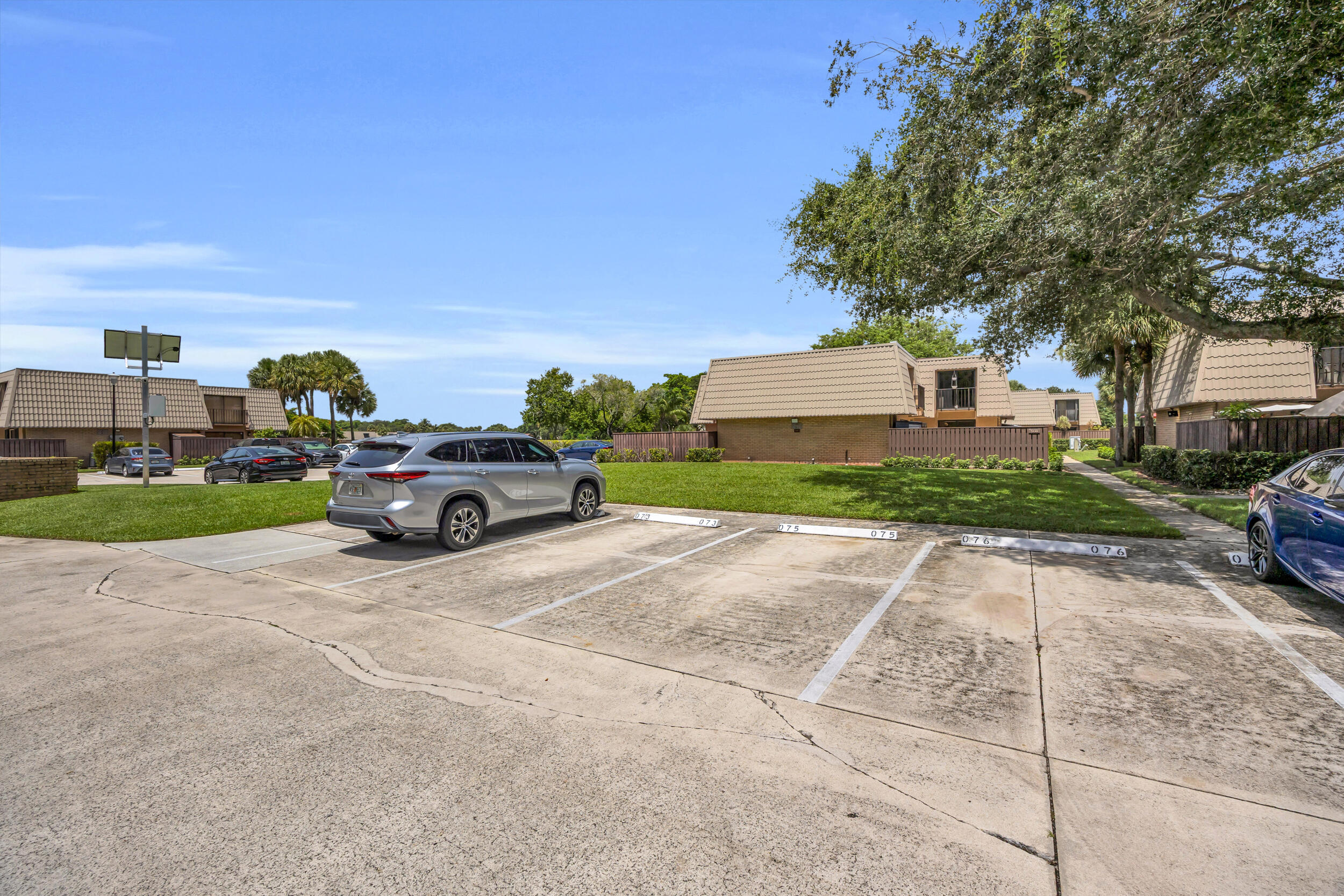 VILLAGE OF SANDALWOOD LAKES SOUTH - Residential