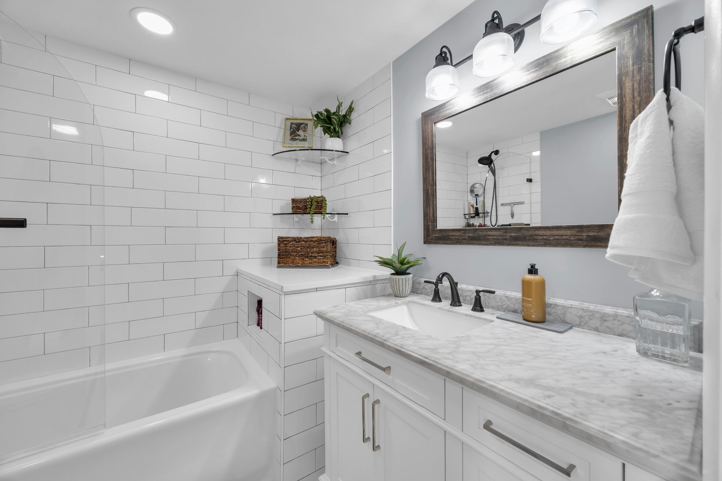 VILLAGE OF SANDALWOOD LAKES SOUTH - Residential