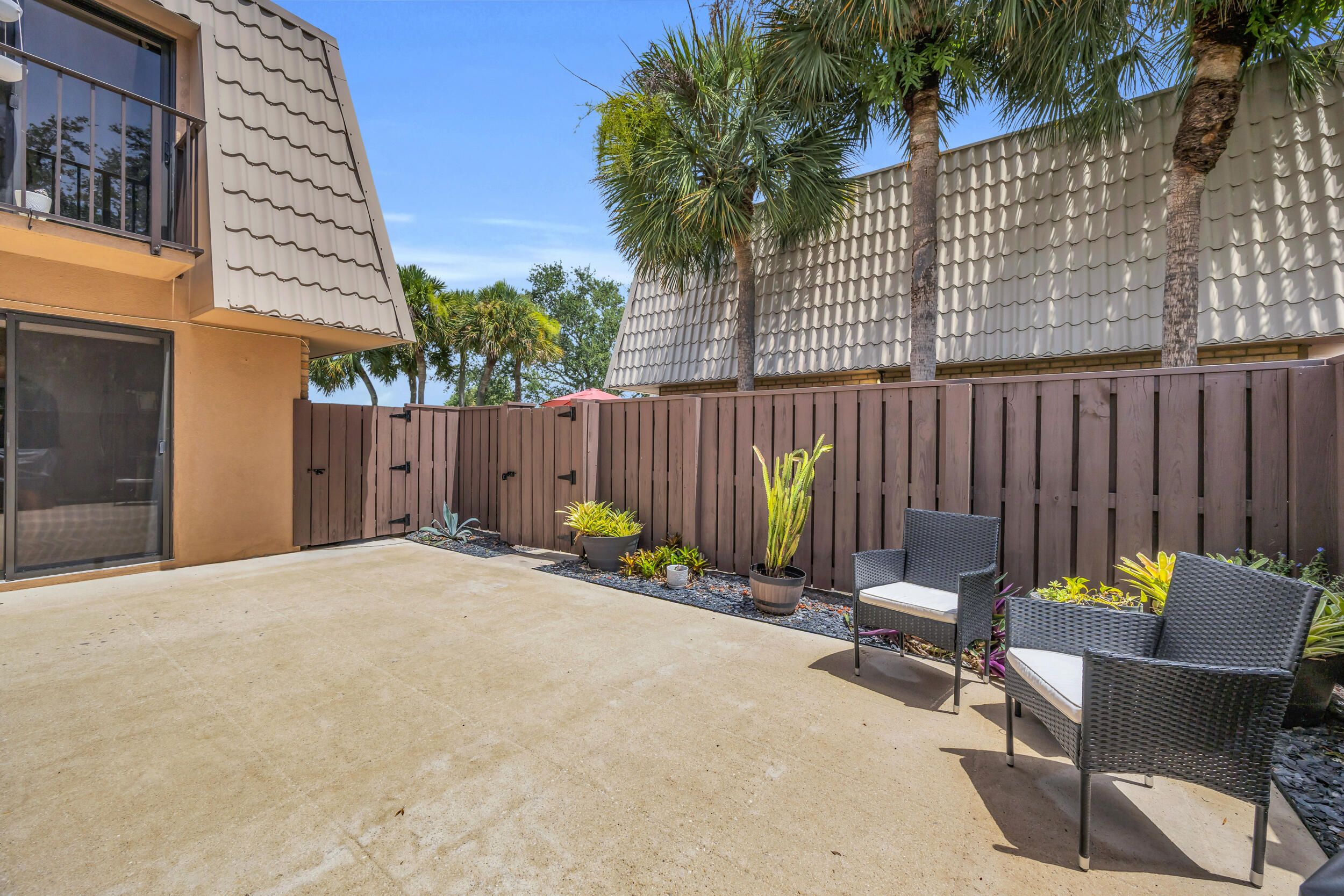 VILLAGE OF SANDALWOOD LAKES SOUTH - Residential