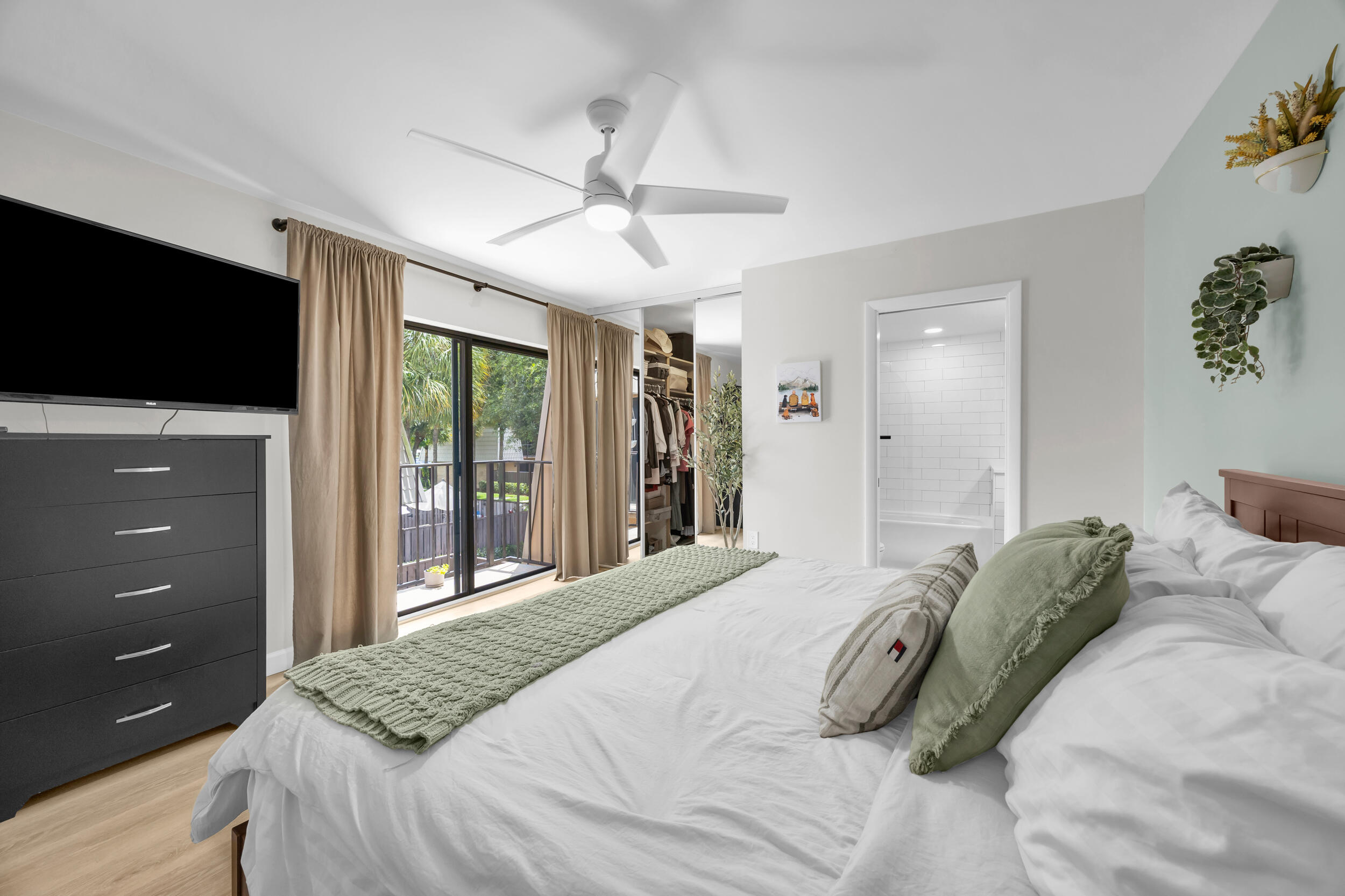 VILLAGE OF SANDALWOOD LAKES SOUTH - Residential