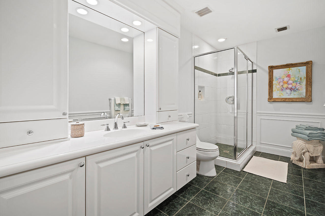 ROYAL PALM YACHT & COUNTRY CLUB - Residential