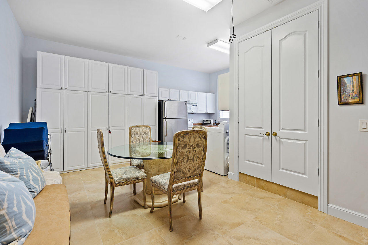 ROYAL PALM YACHT & COUNTRY CLUB - Residential