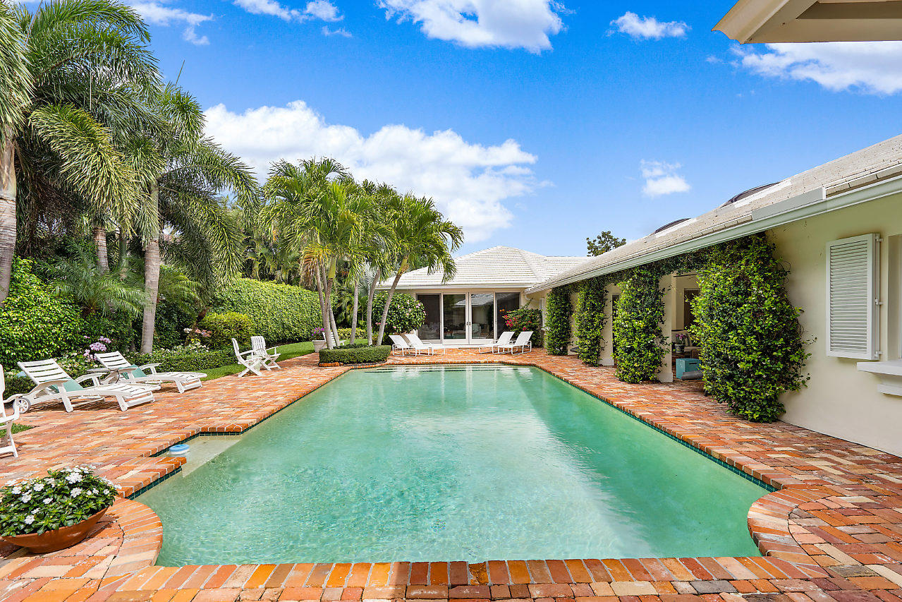 ROYAL PALM YACHT & COUNTRY CLUB - Residential