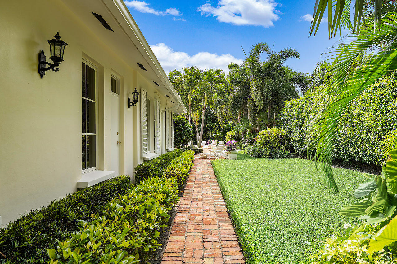 ROYAL PALM YACHT & COUNTRY CLUB - Residential