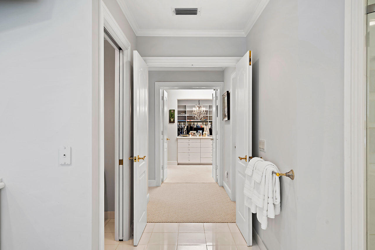 ROYAL PALM YACHT & COUNTRY CLUB - Residential