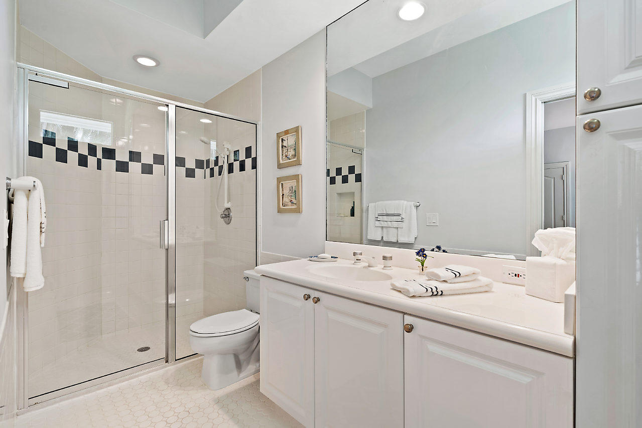 ROYAL PALM YACHT & COUNTRY CLUB - Residential