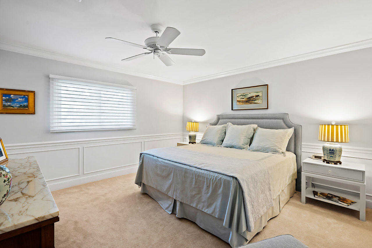 ROYAL PALM YACHT & COUNTRY CLUB - Residential