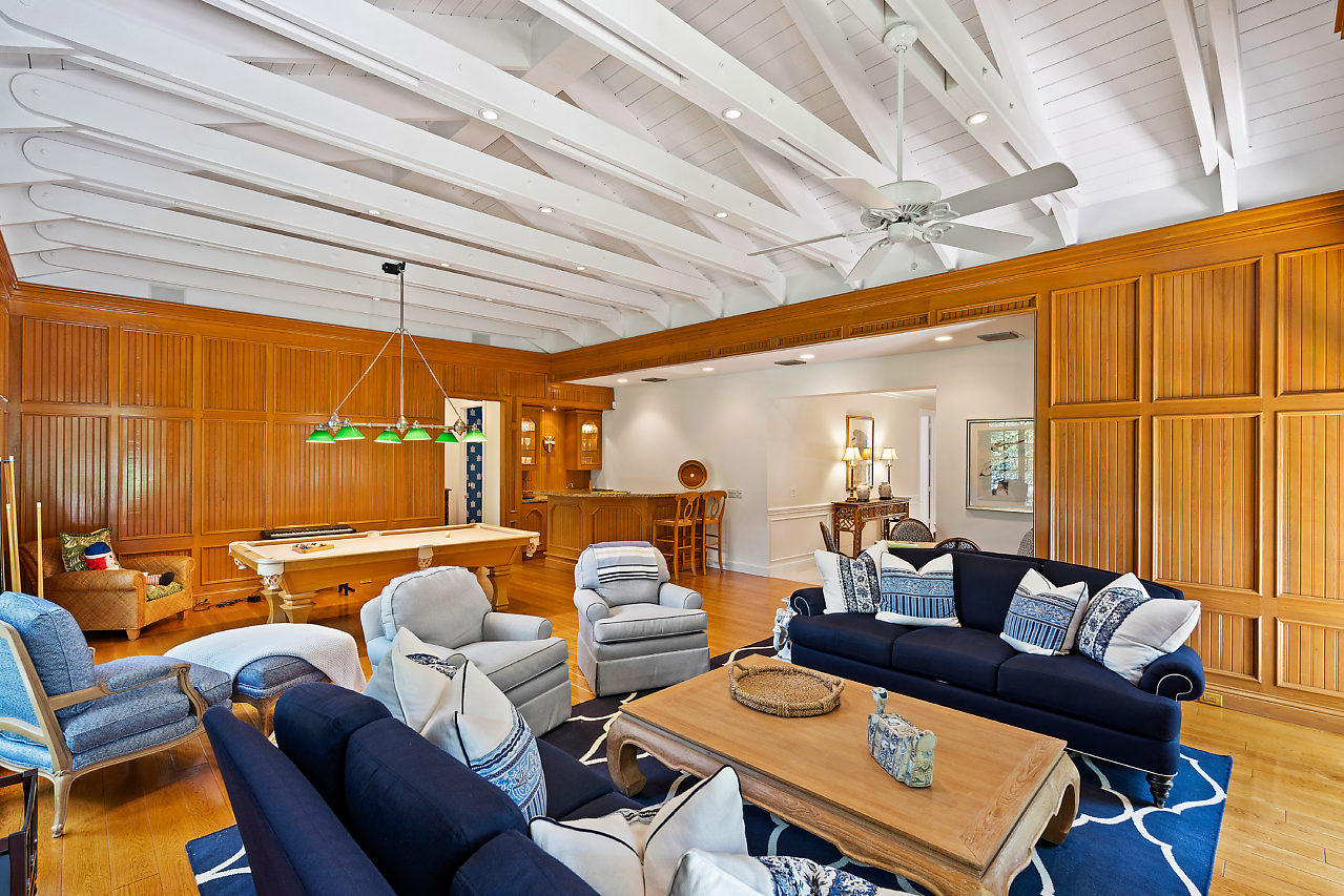 ROYAL PALM YACHT & COUNTRY CLUB - Residential