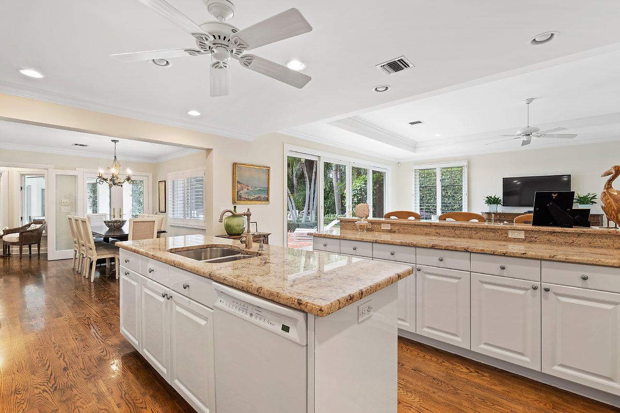 ROYAL PALM YACHT & COUNTRY CLUB - Residential