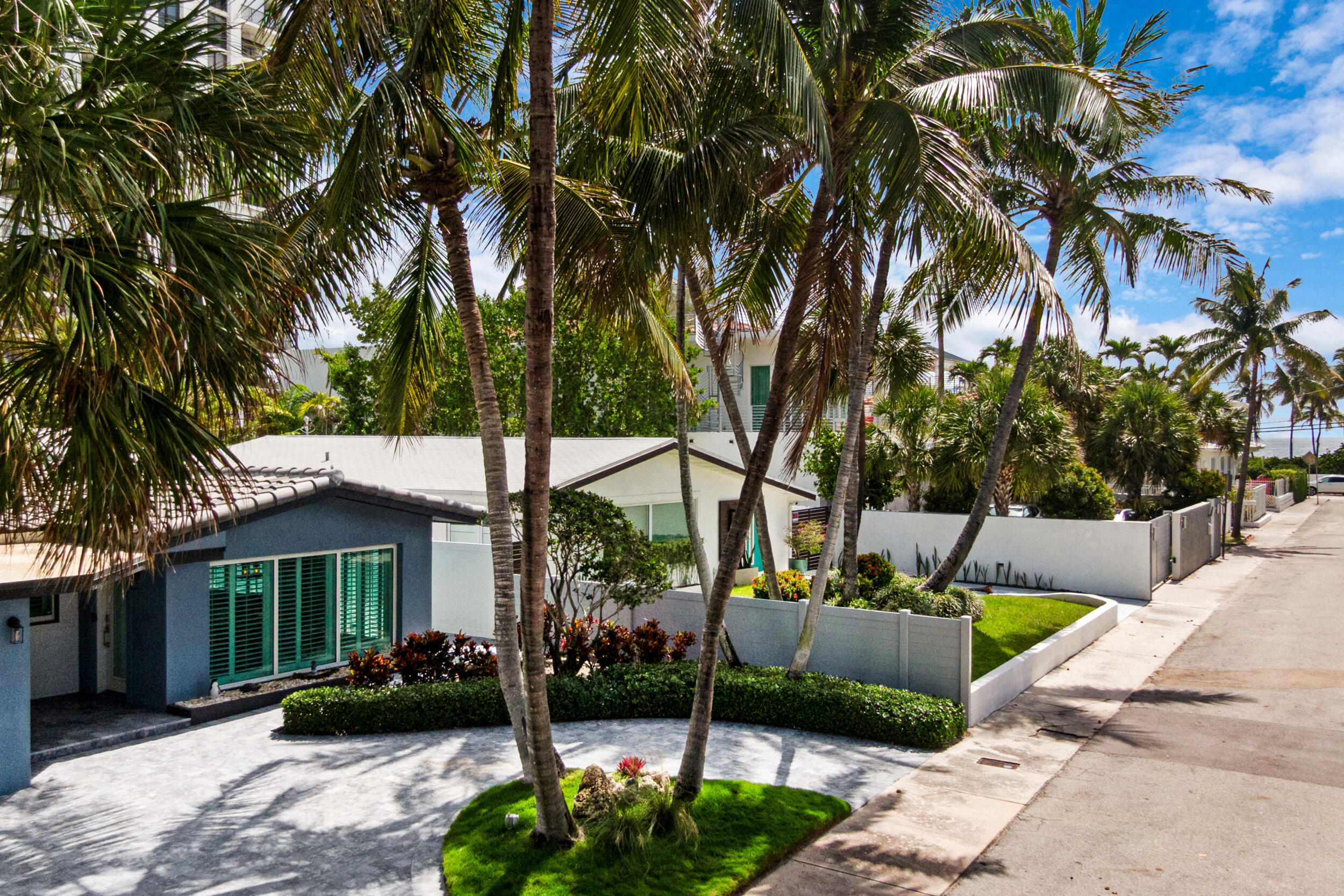 LAS OLAS BY THE SEA EXT - Residential
