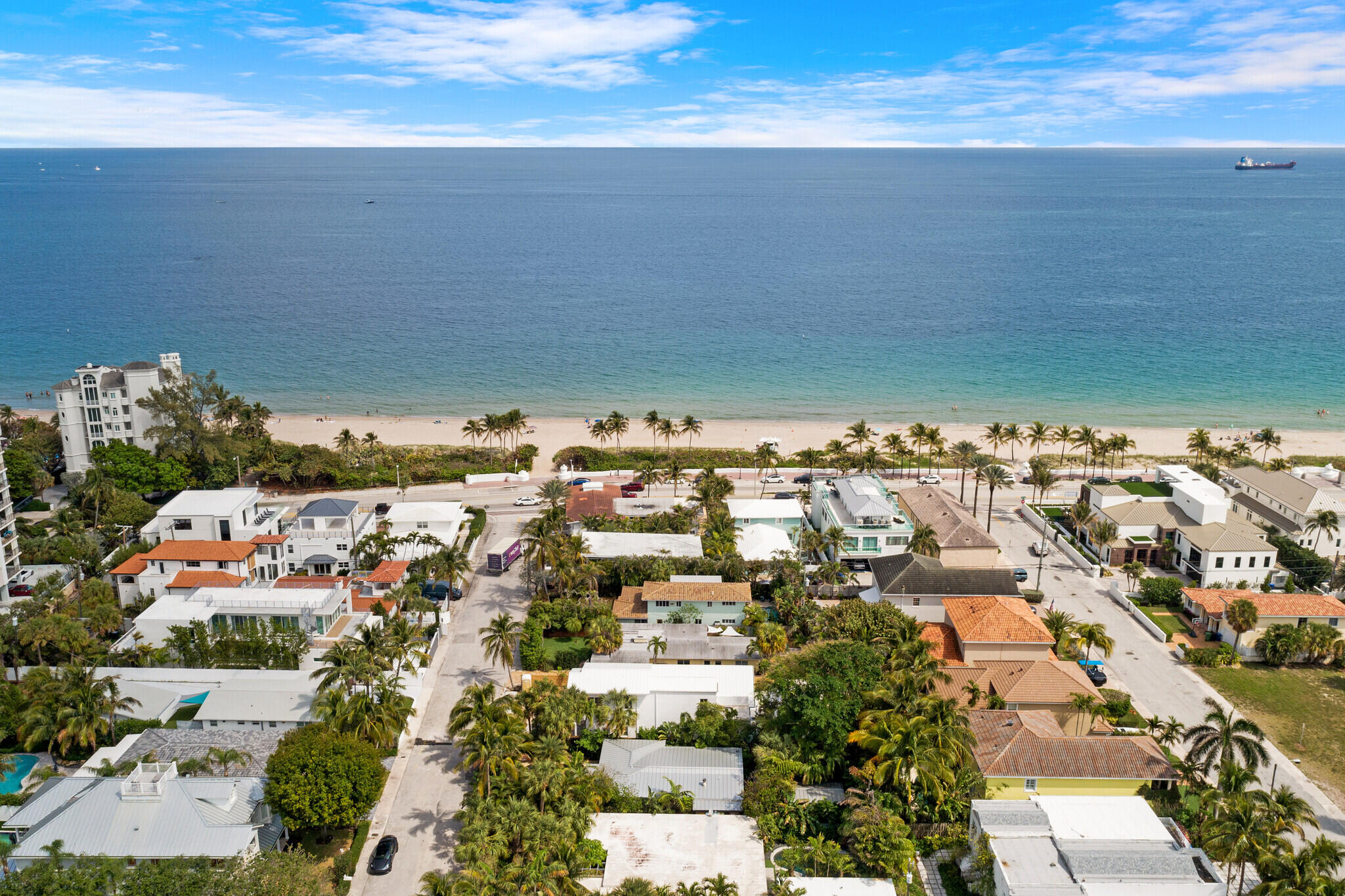 LAS OLAS BY THE SEA EXT - Residential