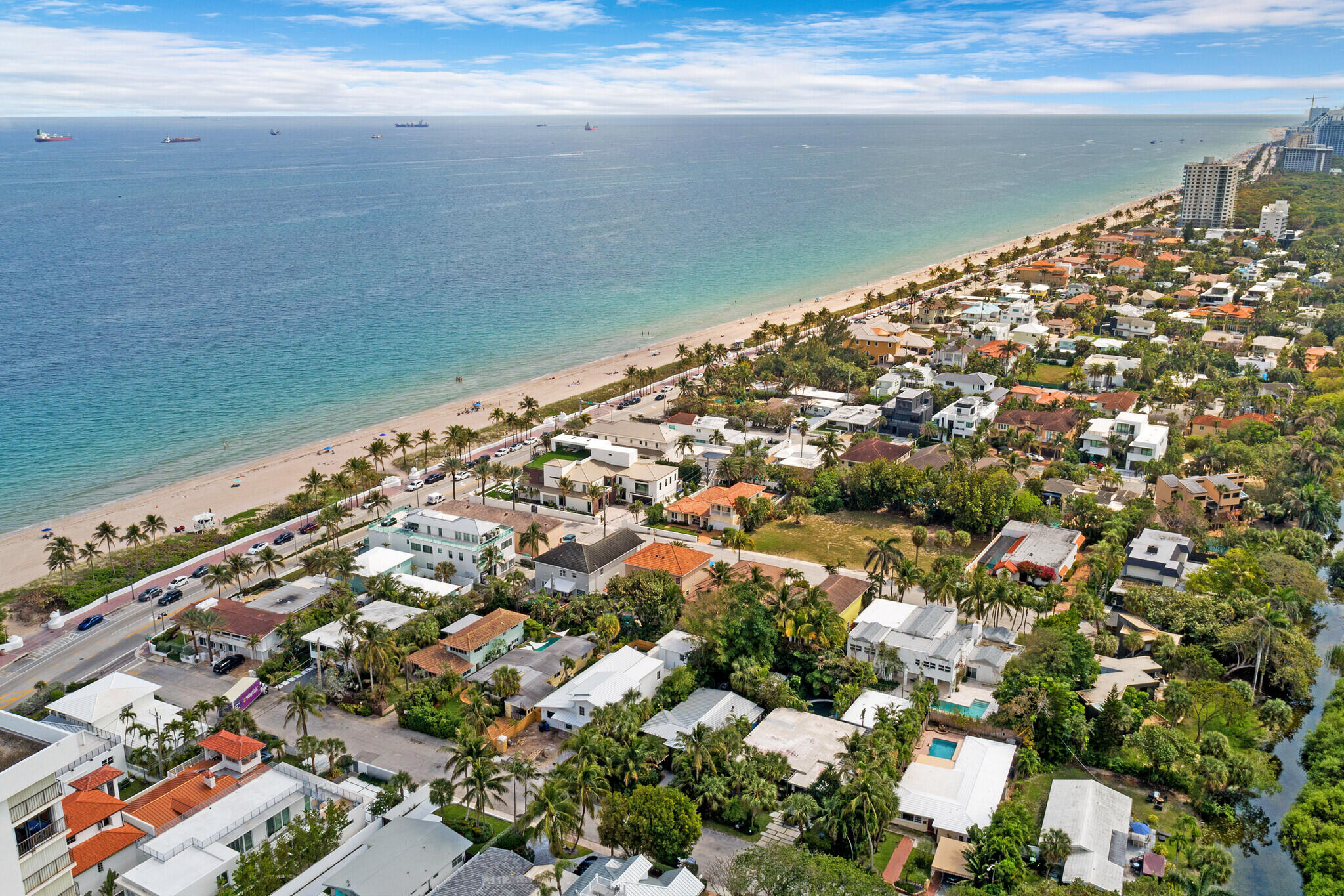 LAS OLAS BY THE SEA EXT - Residential