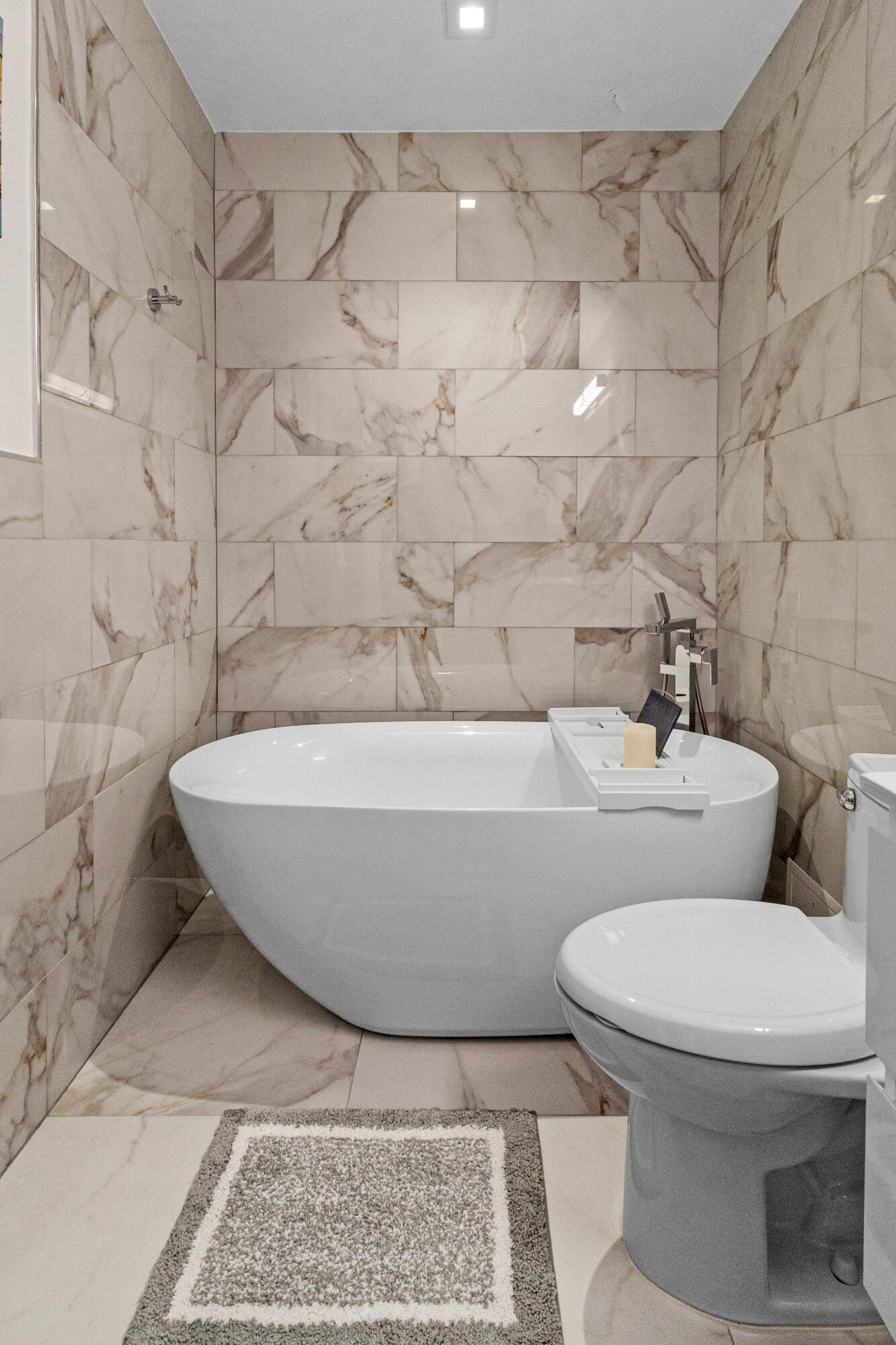 LAS OLAS BY THE SEA EXT - Residential