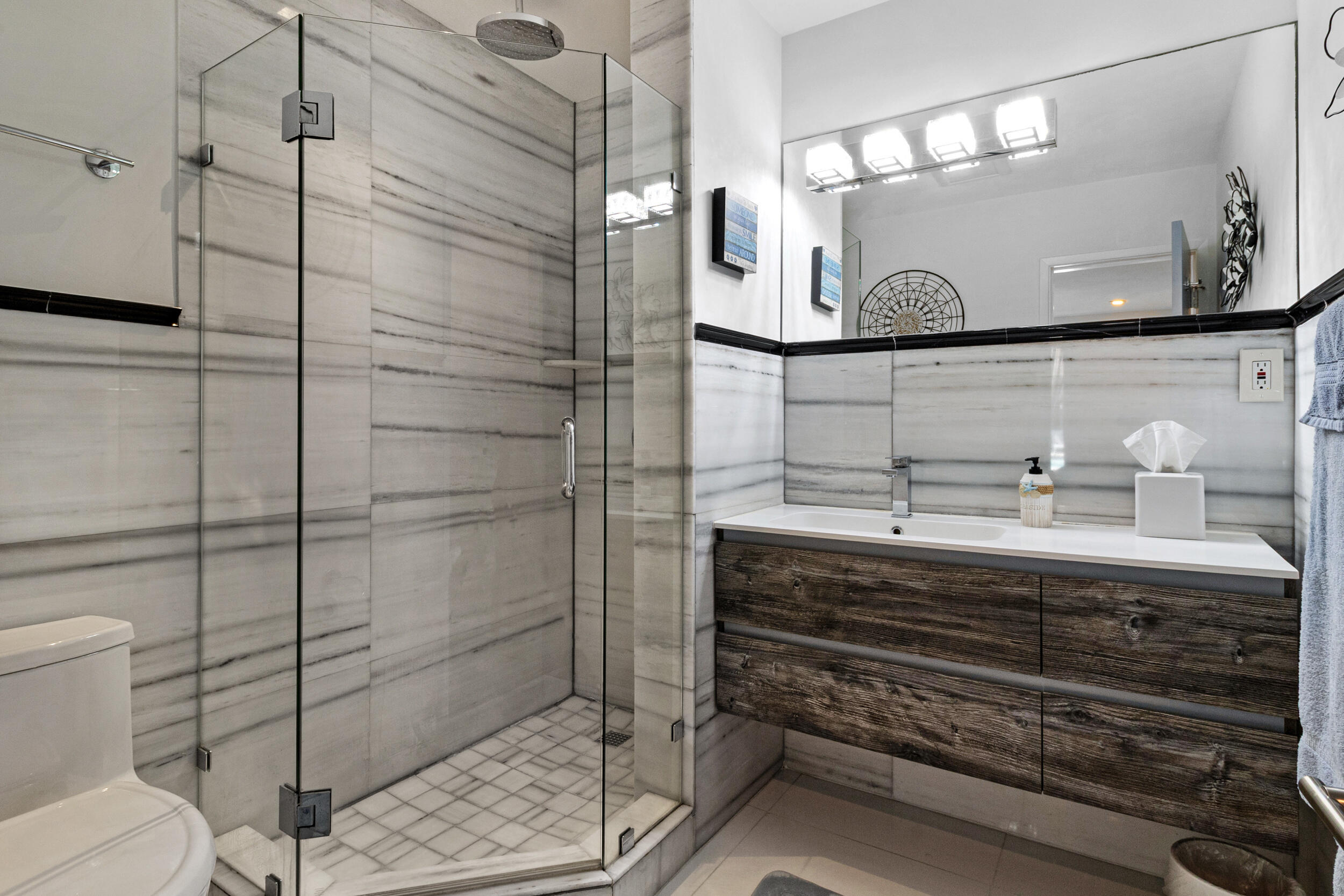LAS OLAS BY THE SEA EXT - Residential