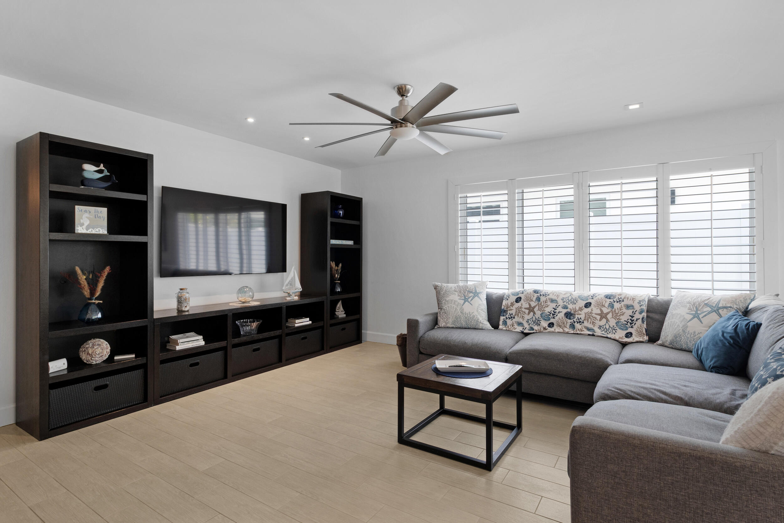 LAS OLAS BY THE SEA EXT - Residential