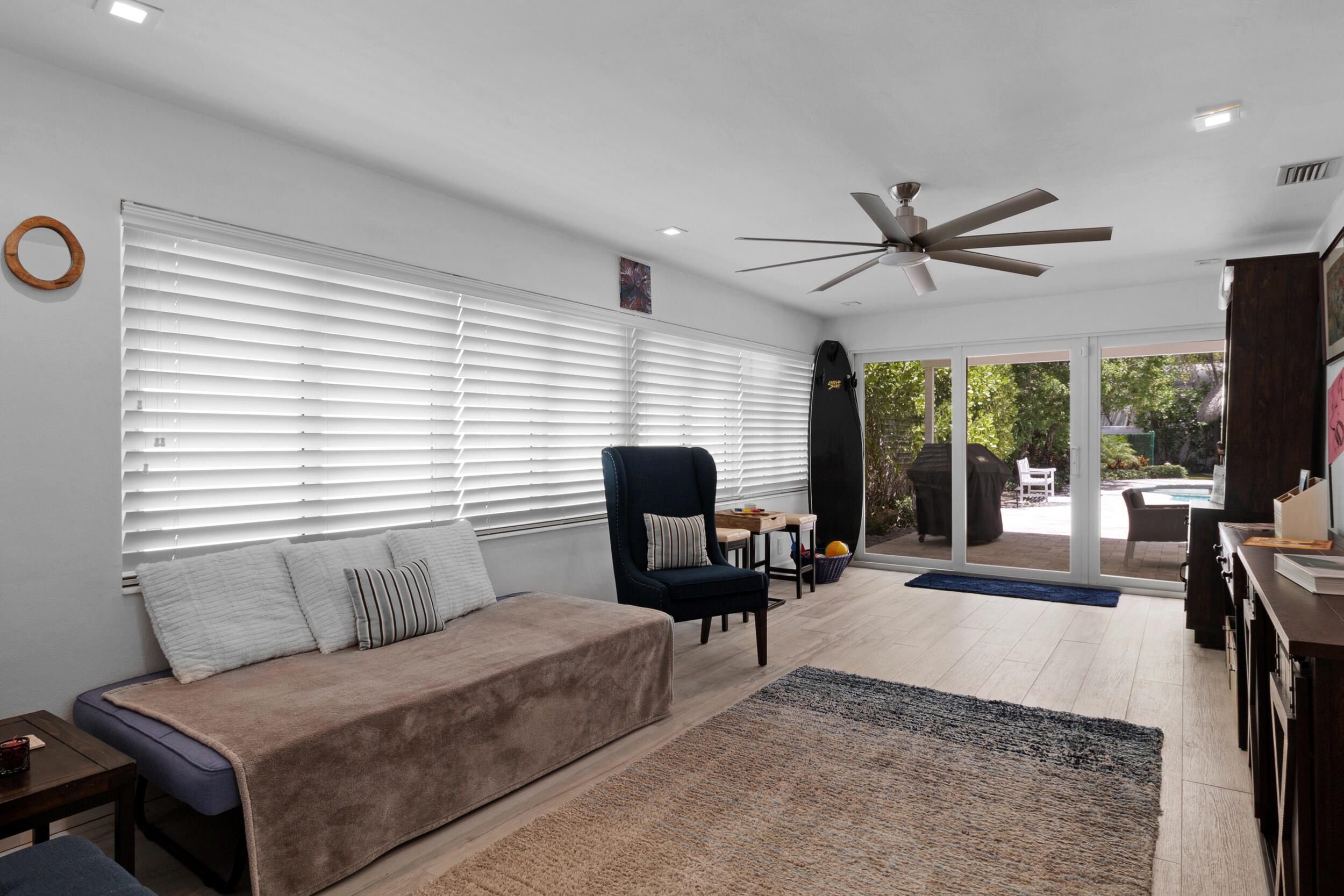 LAS OLAS BY THE SEA EXT - Residential