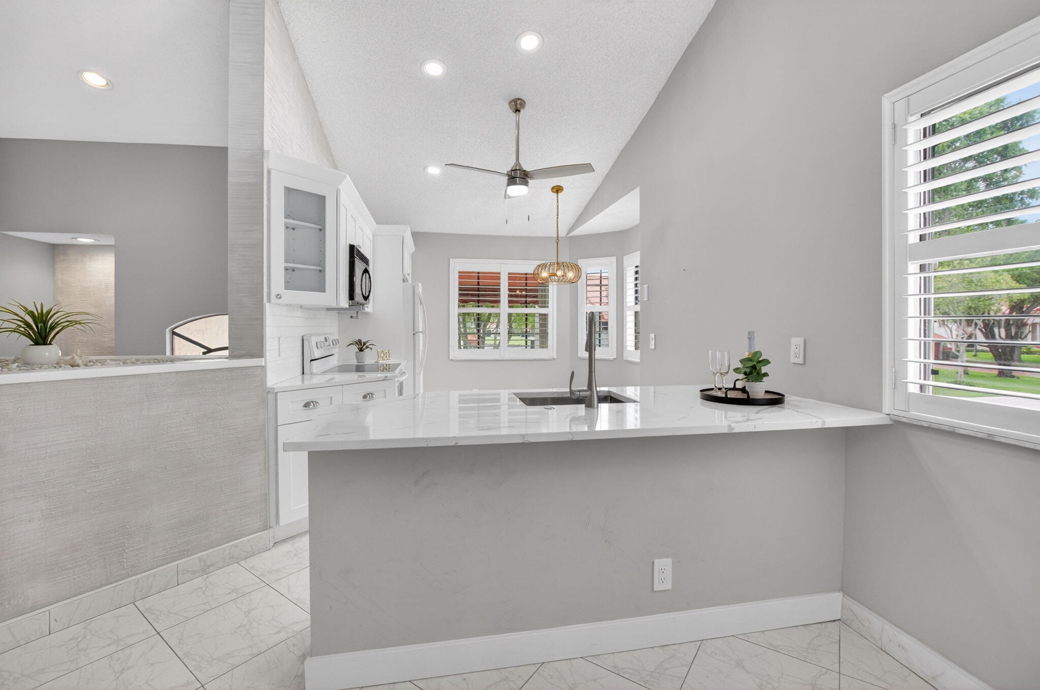 LEXINGTON CLUB VILLAS CONDO - Residential