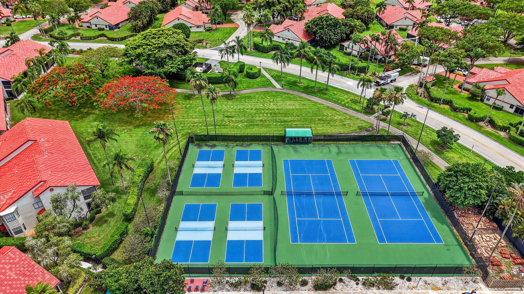 LEXINGTON CLUB VILLAS CONDO - Residential