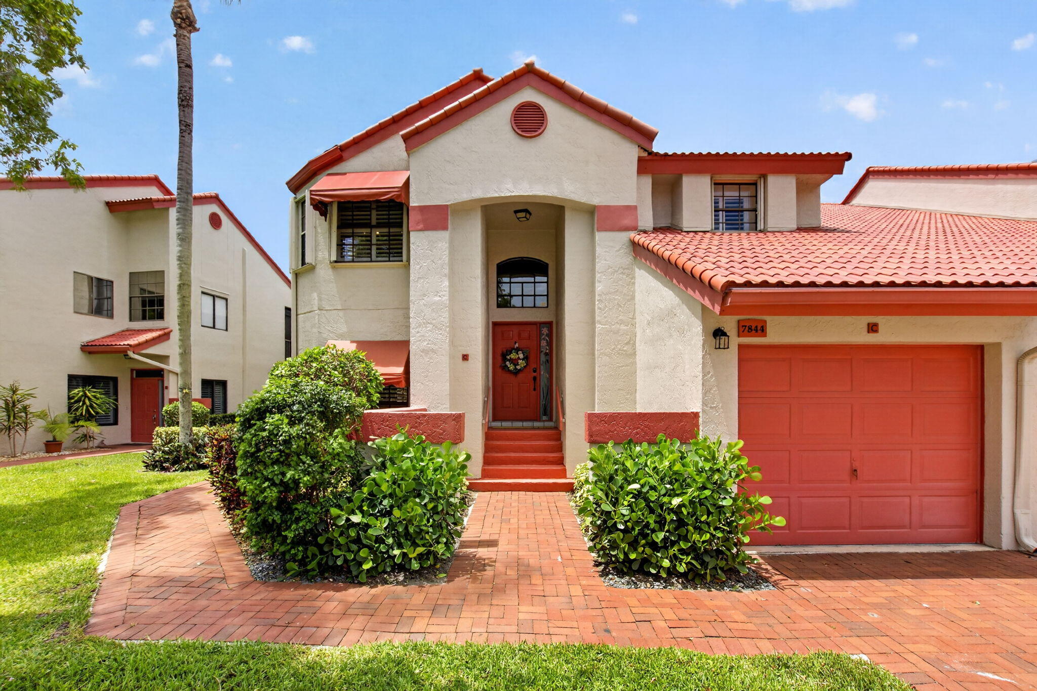 LEXINGTON CLUB VILLAS CONDO - Residential
