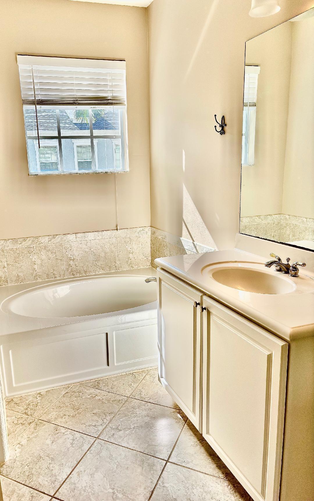 SANDPIPER COVE AT BOTANICA CONDO - Residential Lease