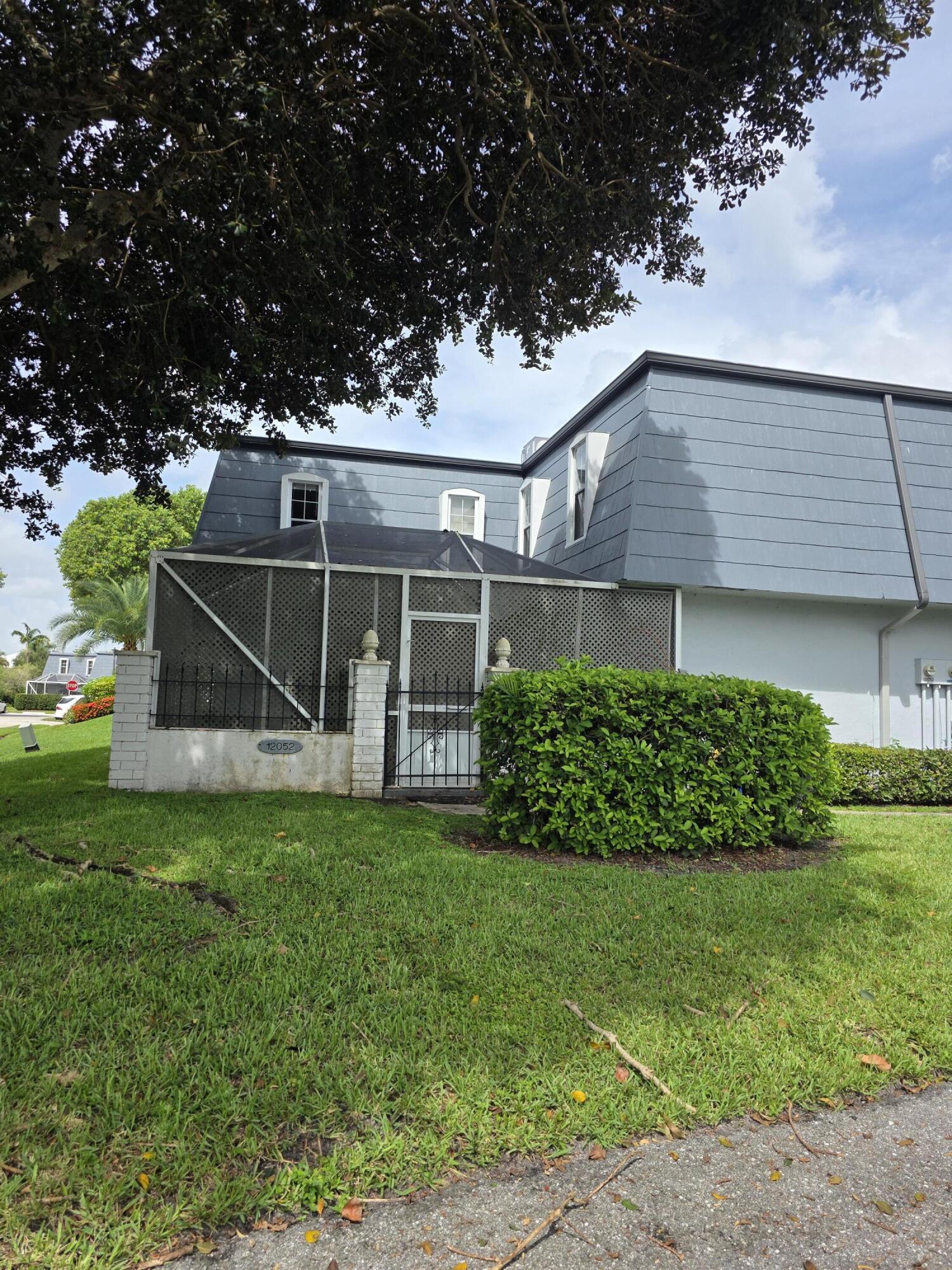 FRENCH QUARTER - Residential Lease