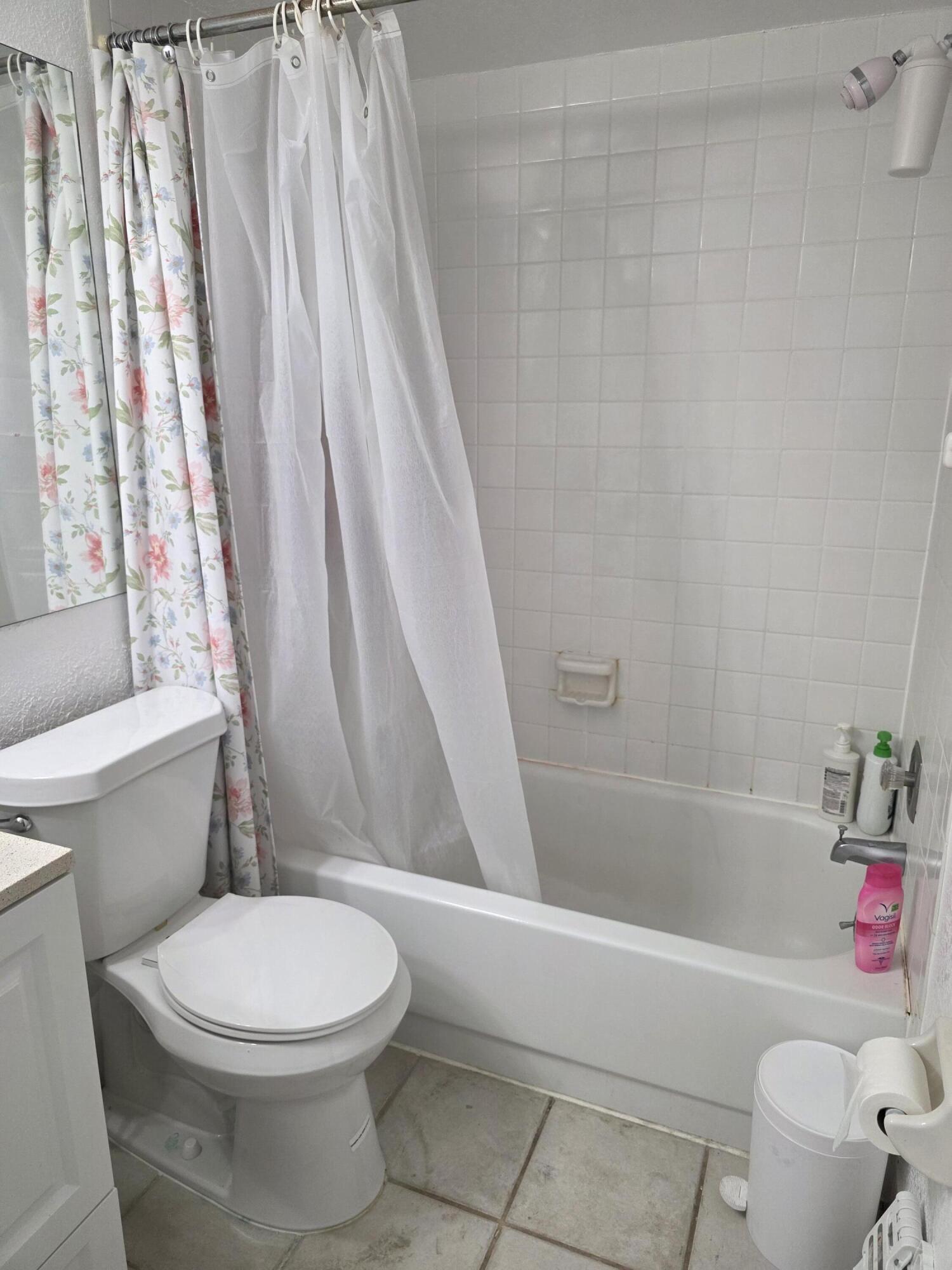 FRENCH QUARTER - Residential Lease