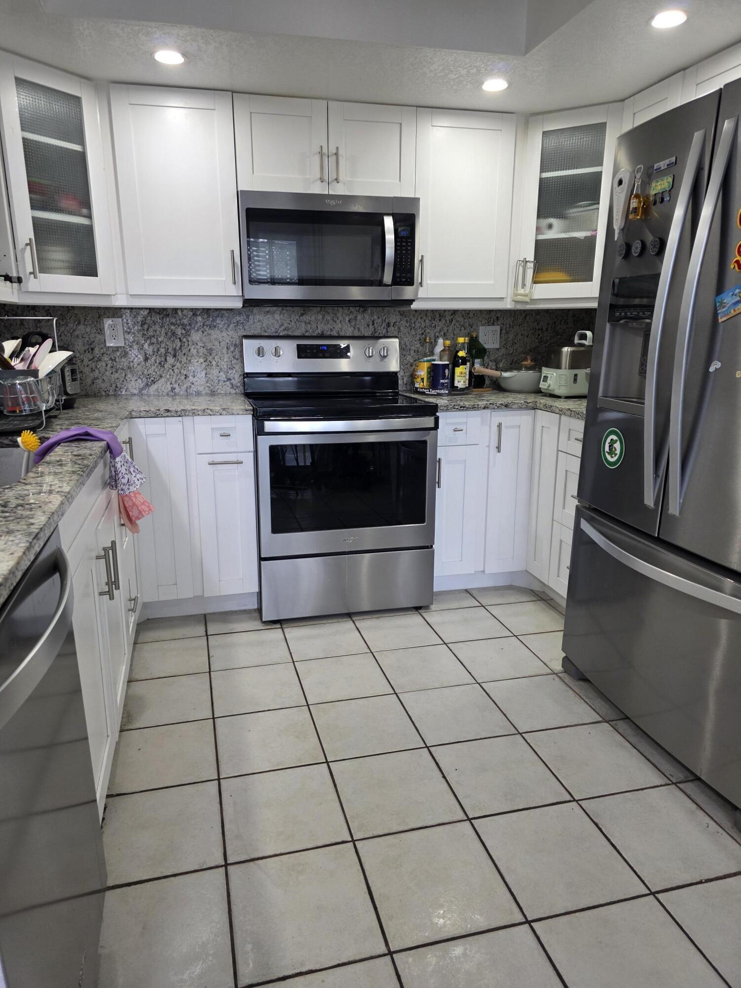FRENCH QUARTER - Residential Lease