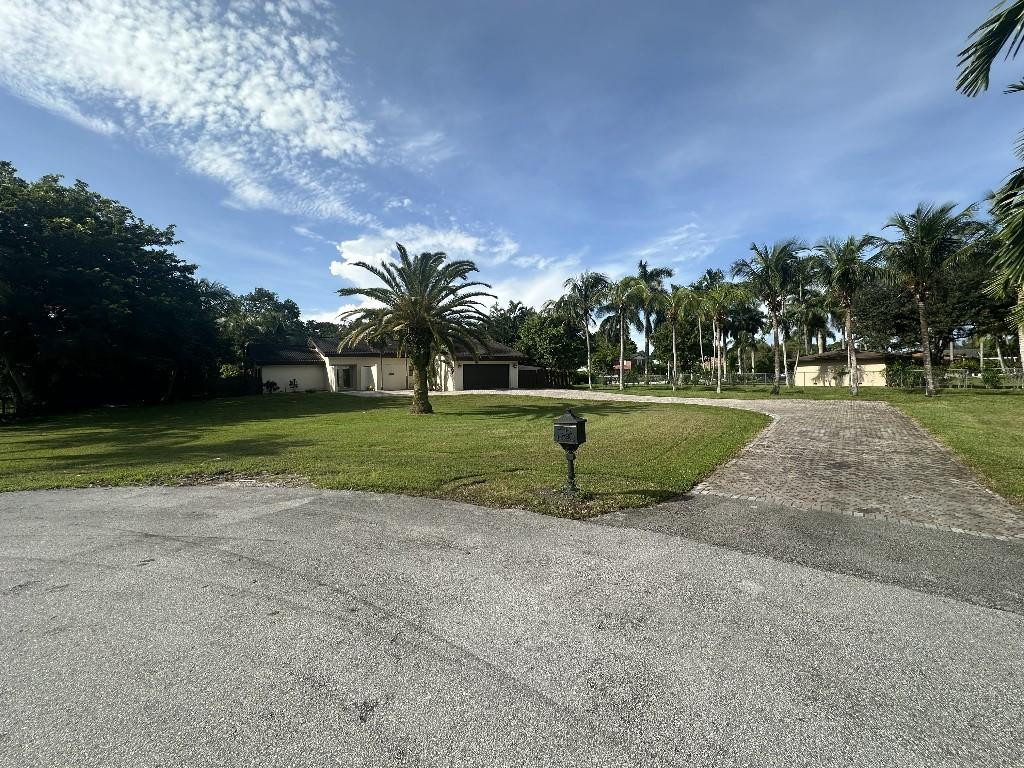 Dixons 94-32 B - Residential