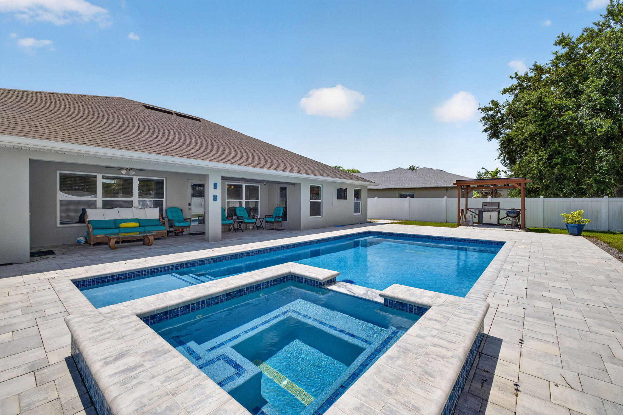 PORT ST LUCIE SECTION 48 1ST REPLAT - Residential