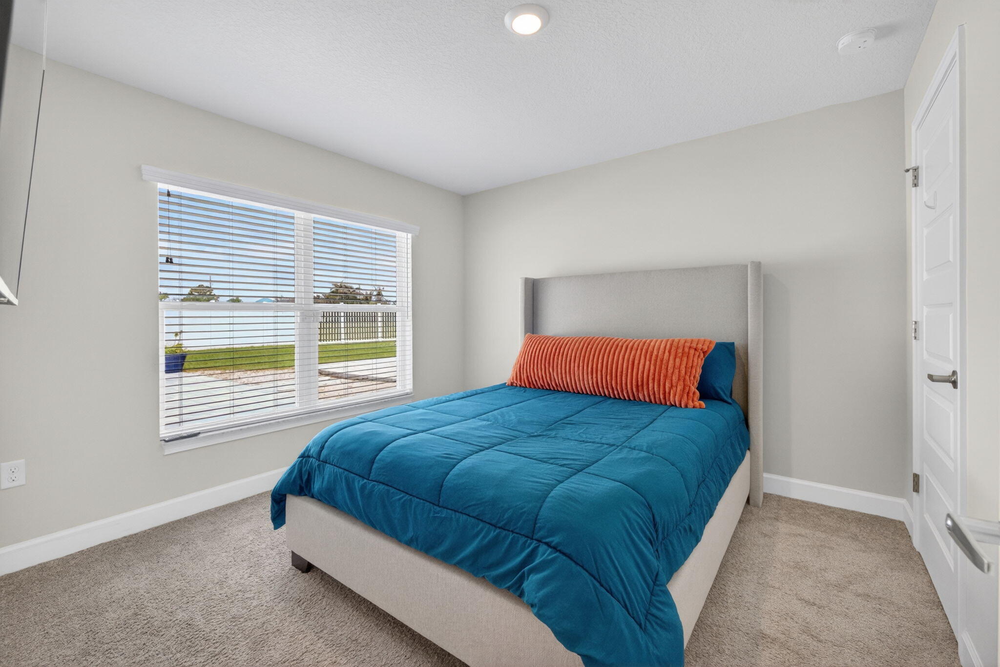 PORT ST LUCIE SECTION 48 1ST REPLAT - Residential