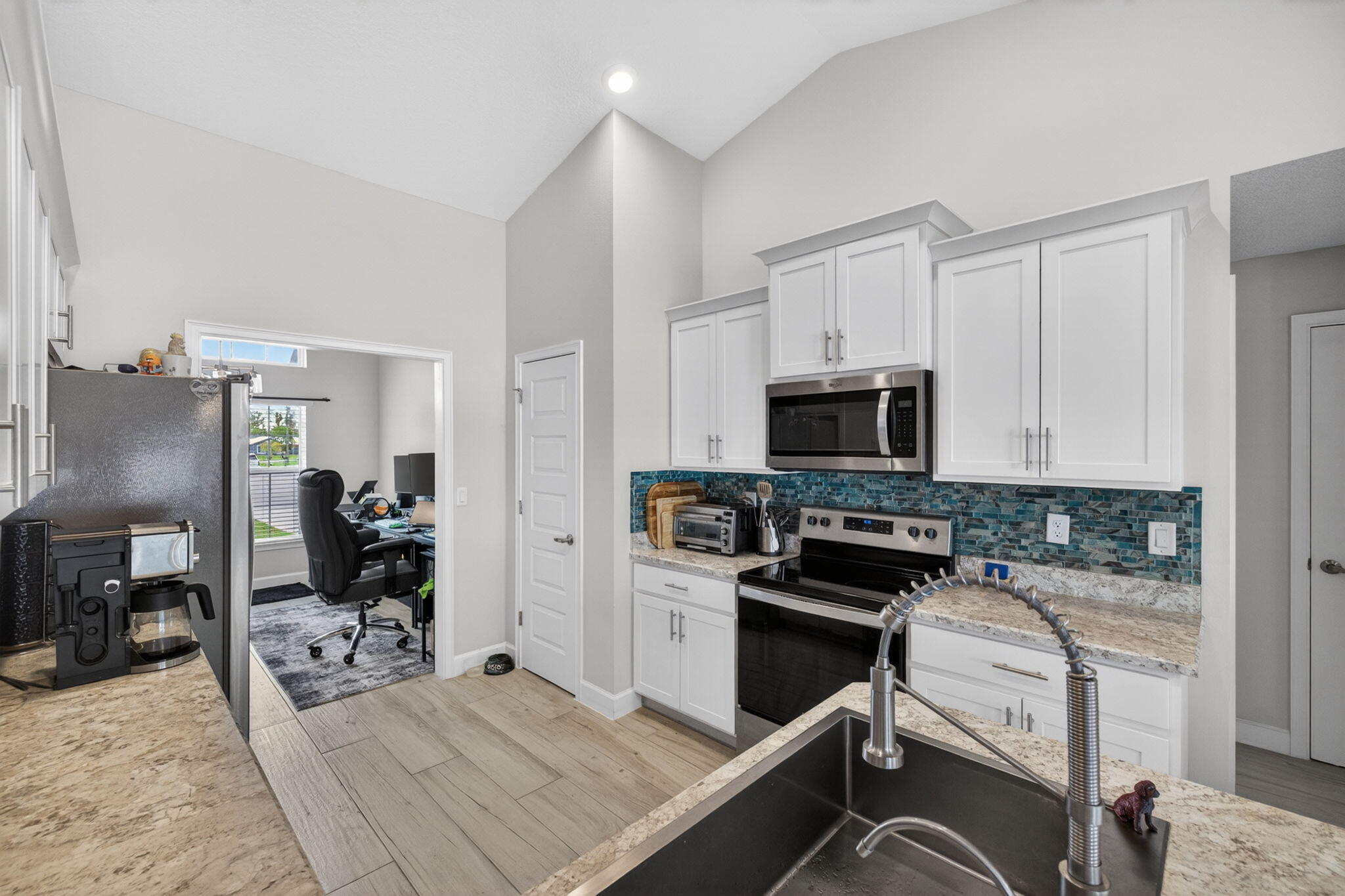 PORT ST LUCIE SECTION 48 1ST REPLAT - Residential
