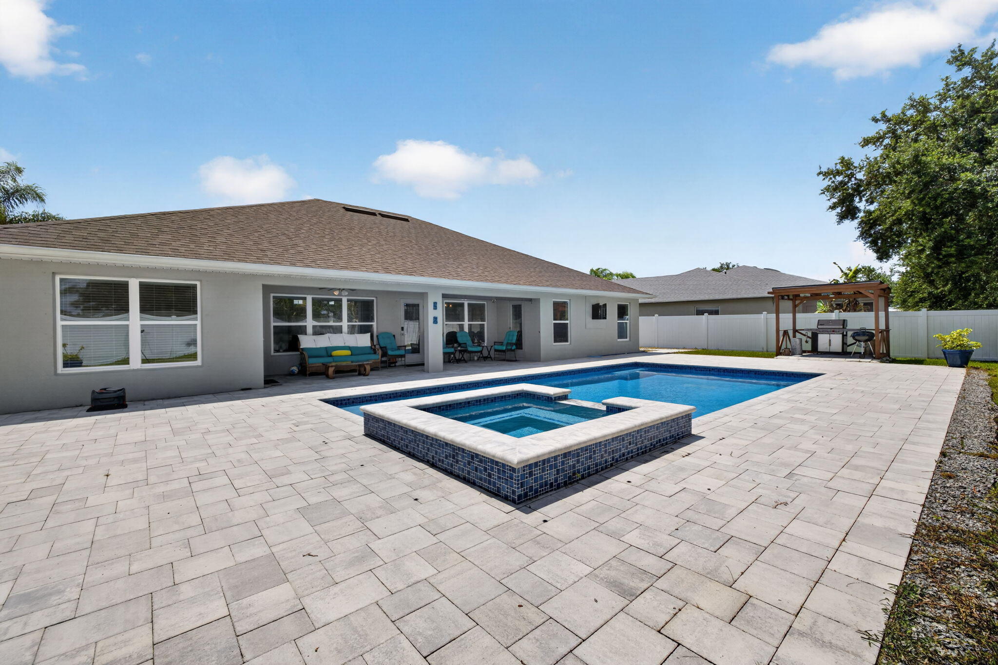 PORT ST LUCIE SECTION 48 1ST REPLAT - Residential