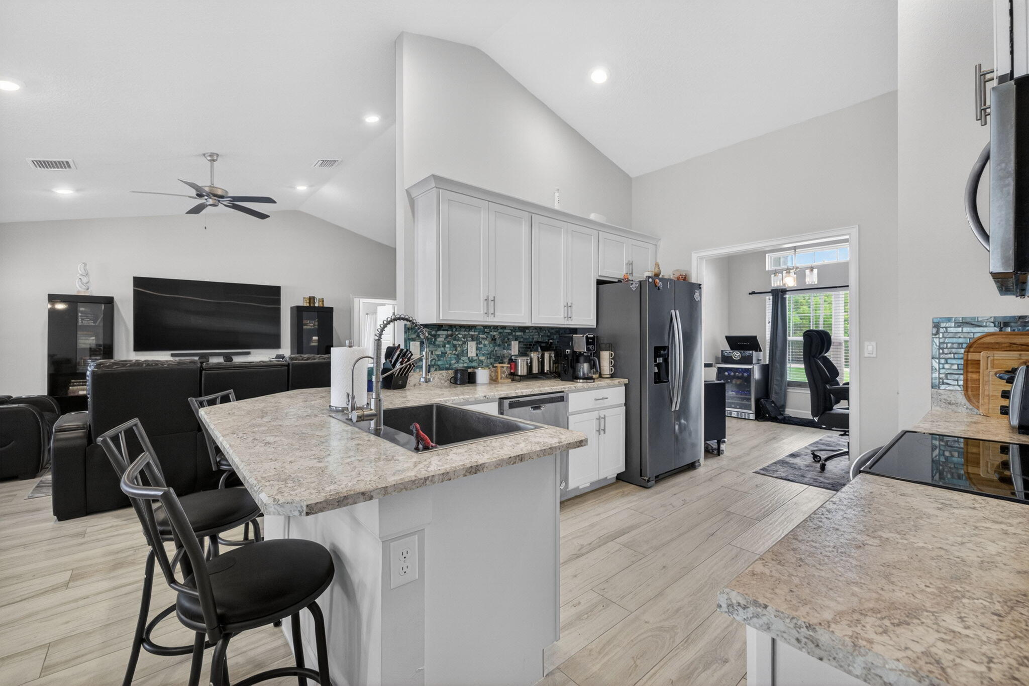 PORT ST LUCIE SECTION 48 1ST REPLAT - Residential