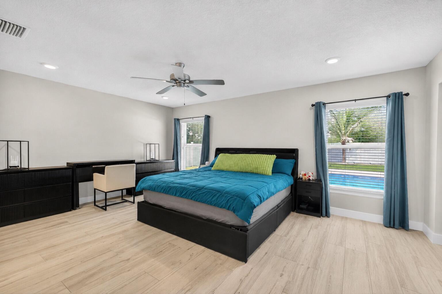 PORT ST LUCIE SECTION 48 1ST REPLAT - Residential