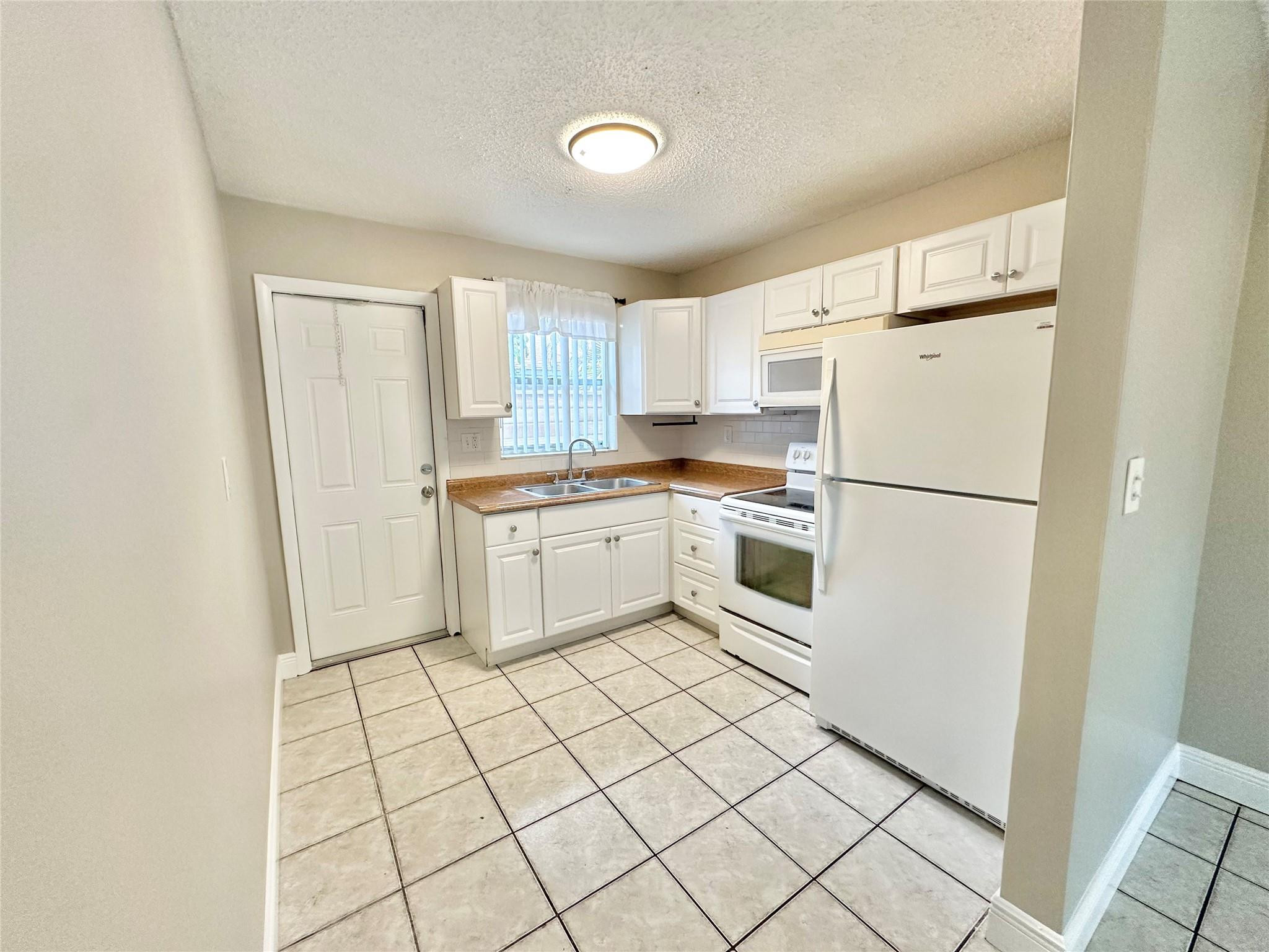Osceola Park 9-46 B - Residential Lease
