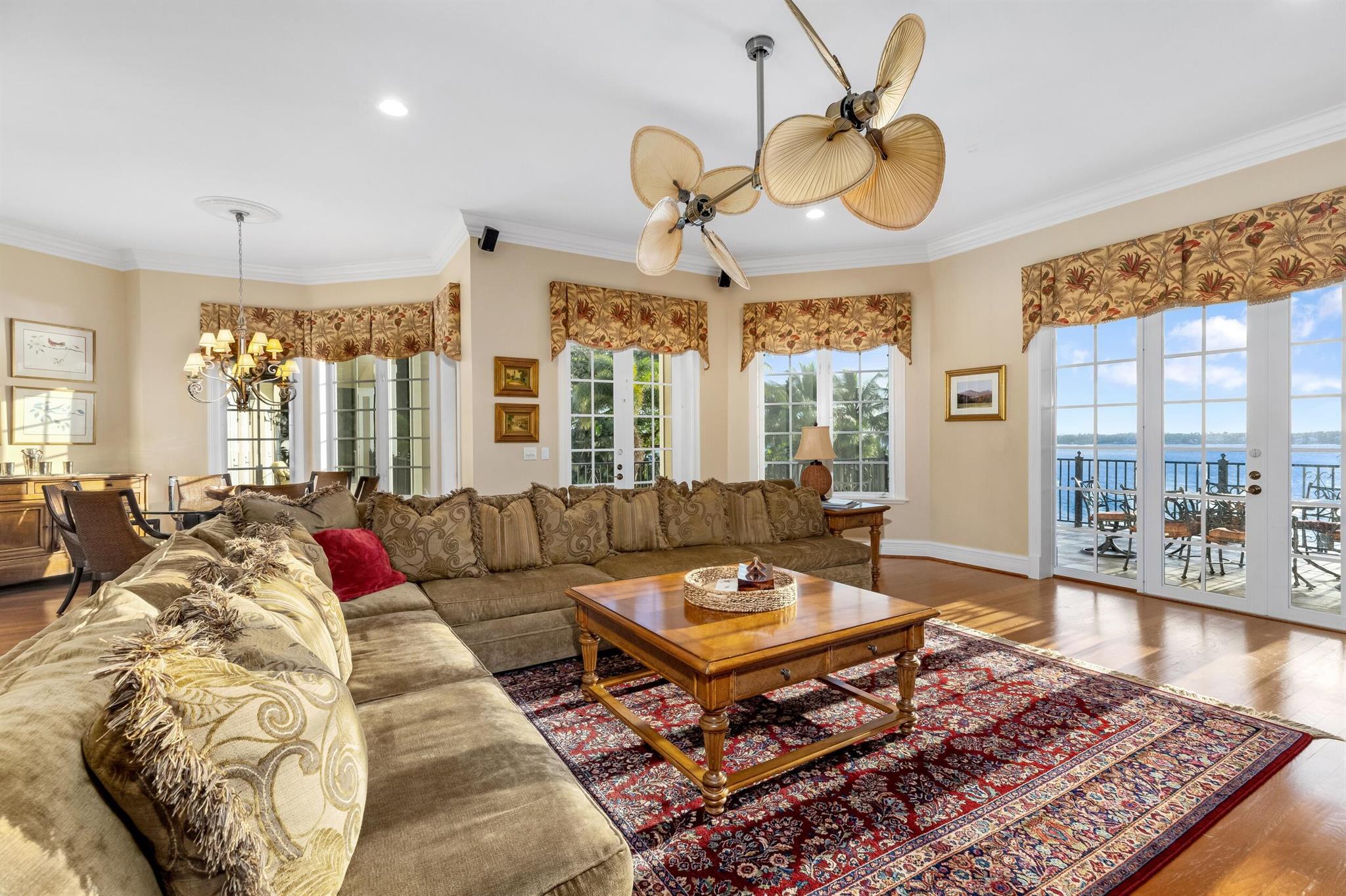 LUCINDIA - Residential