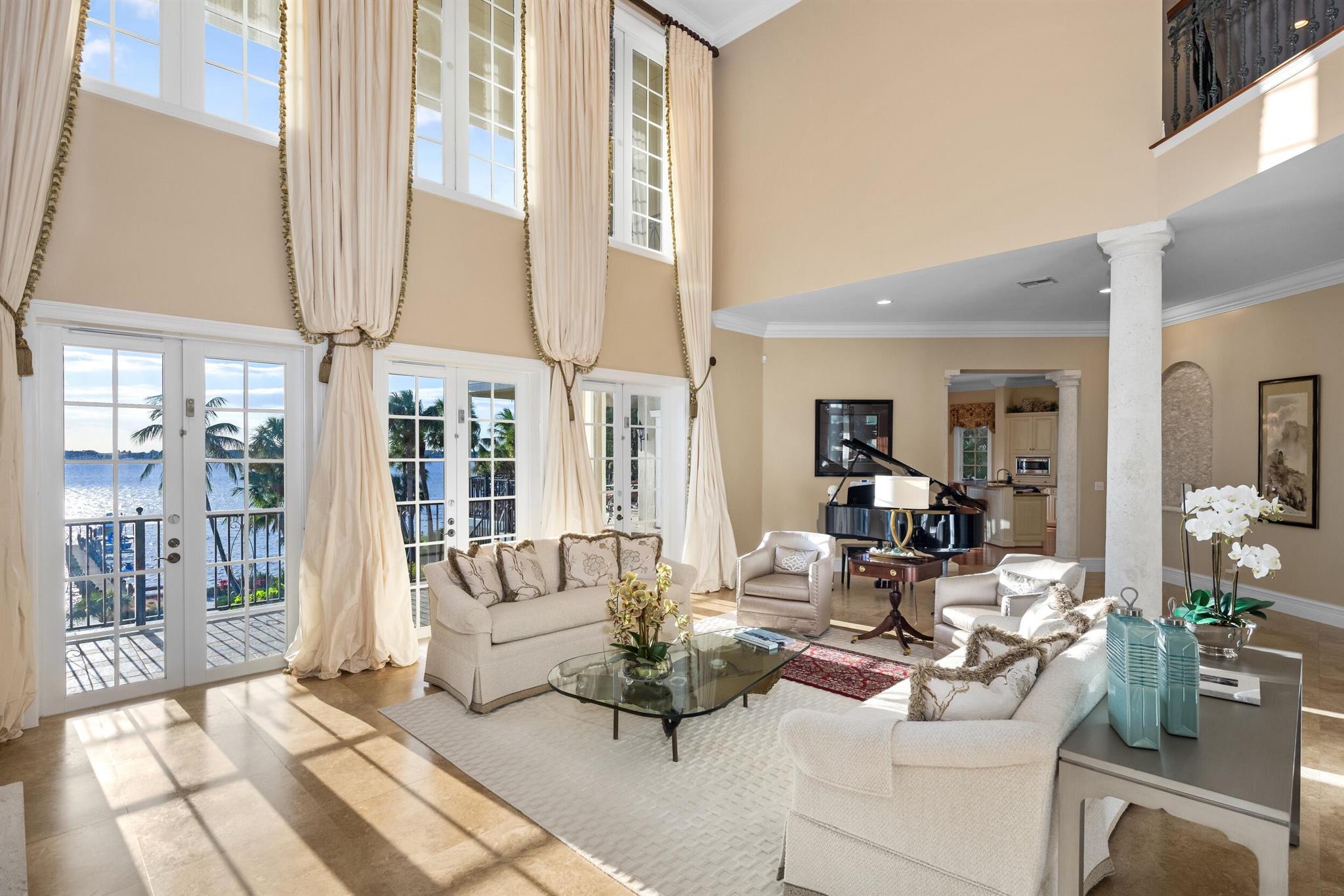 LUCINDIA - Residential