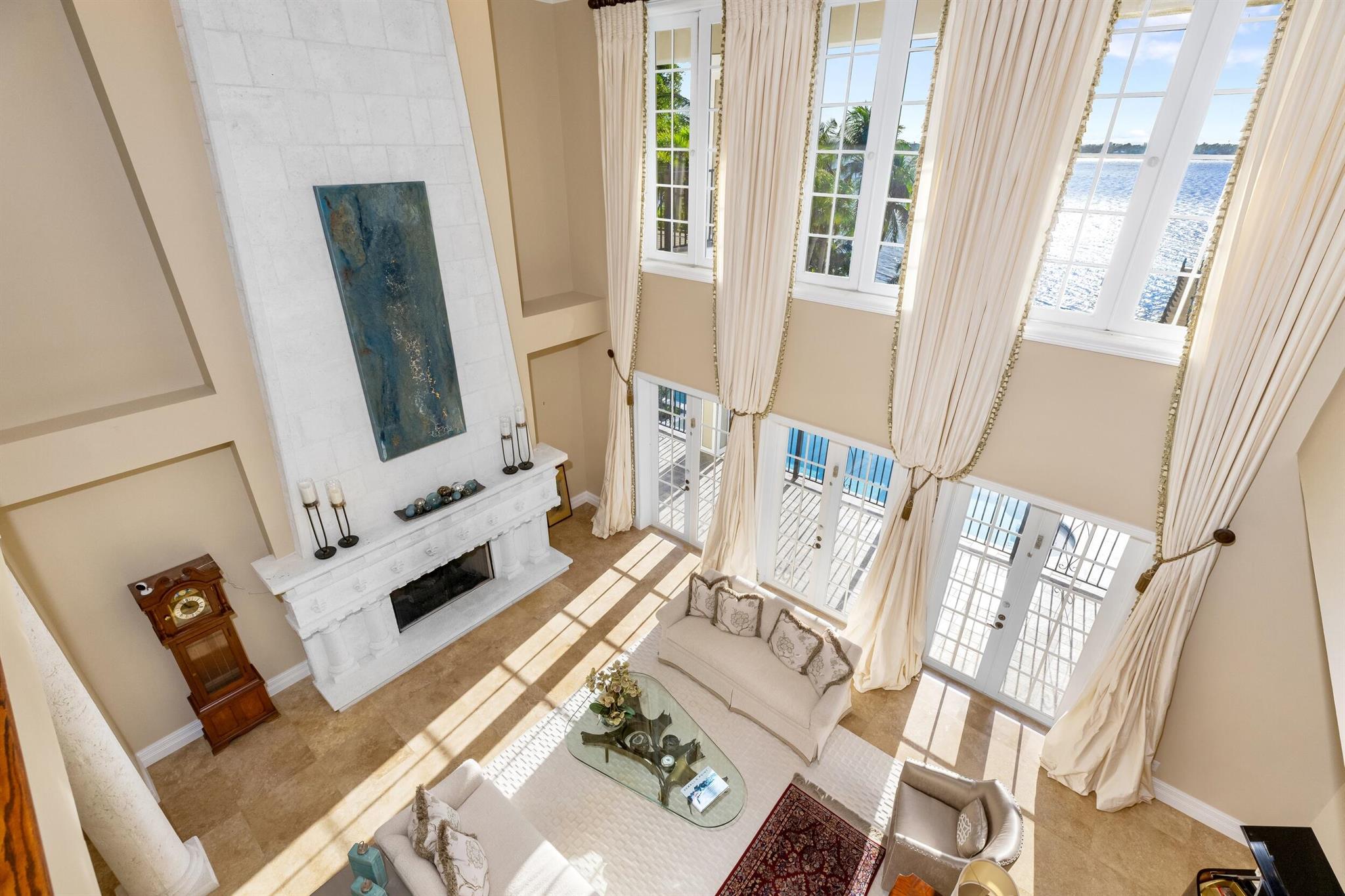 LUCINDIA - Residential